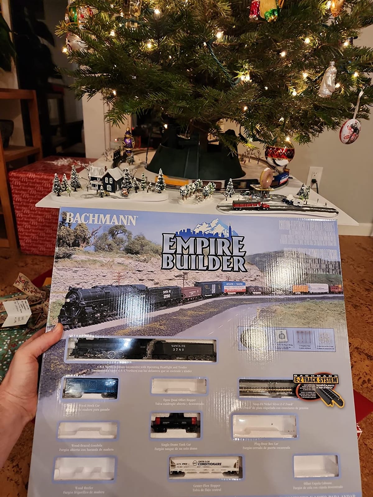 Bachmann Trains Empire Builder Ready to Run 68 Piece Electric Train N Scale customer photo 1