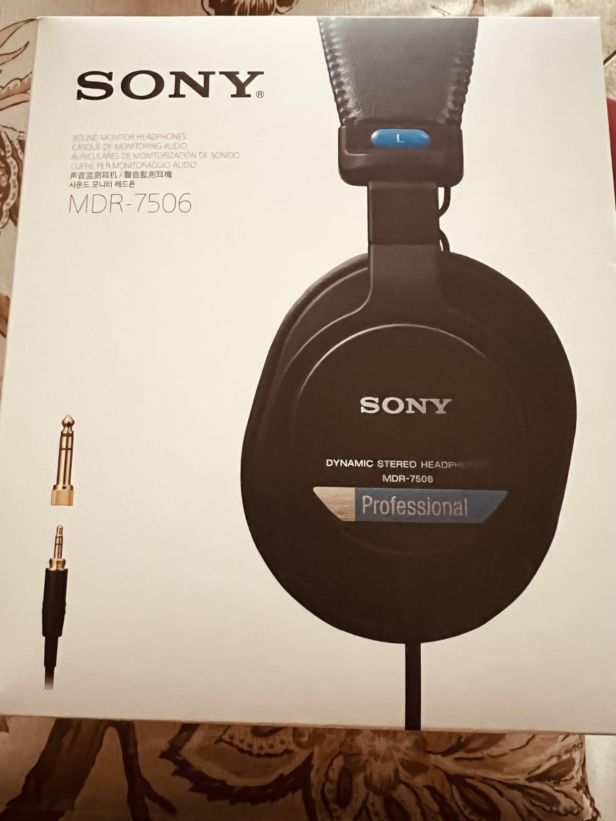 Sony MDR7506 Professional Large Diaphragm Headphone customer photo 2