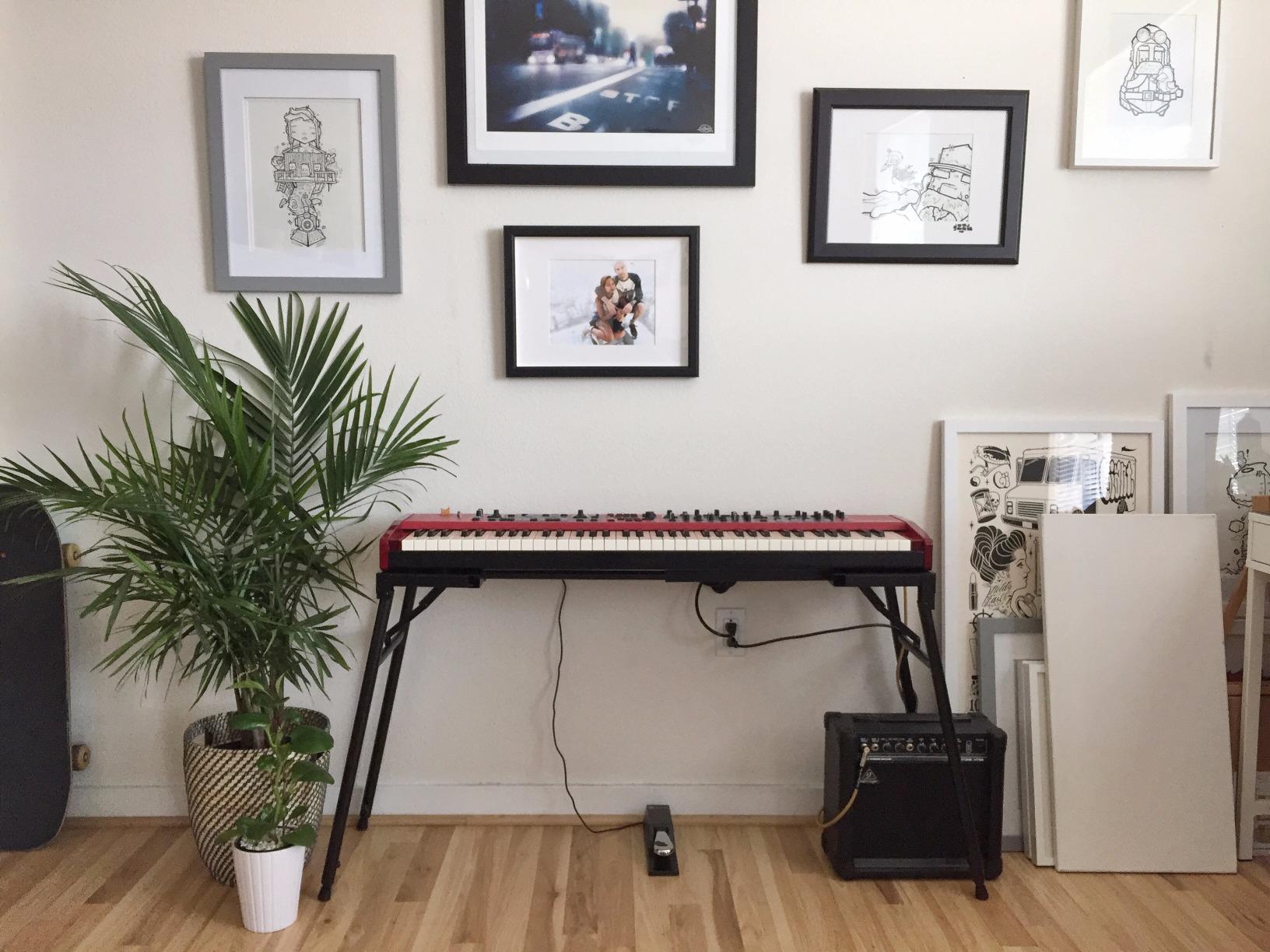 On-Stage KS7150 Platform-Style Keyboard Stand customer photo 2
