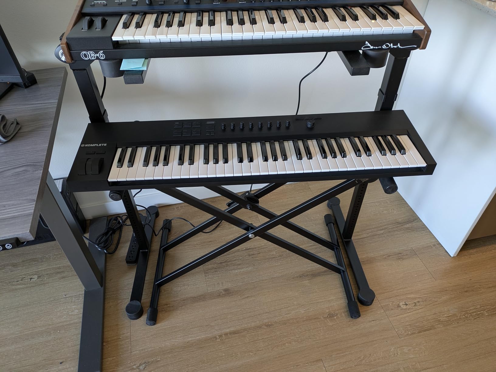K&M Konig & Meyer 18990 Rick Keyboard X-Style Stand customer photo 1