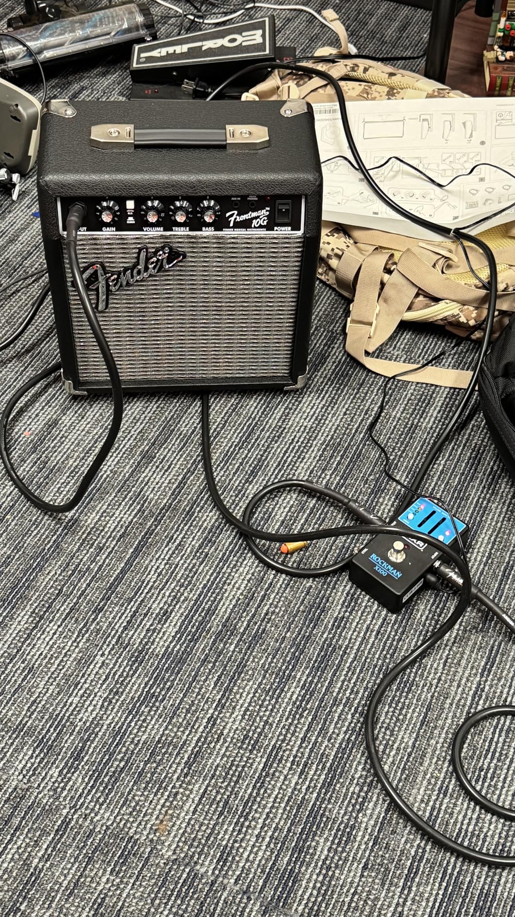 Fender Frontman 10G Electric Guitar Amplifier, 10-Watt Amp, Black/Silver | 10 Watt Practice Amp with 6 Speaker, Built In Overdrive, Headphone Jack and Aux Input customer photo 1
