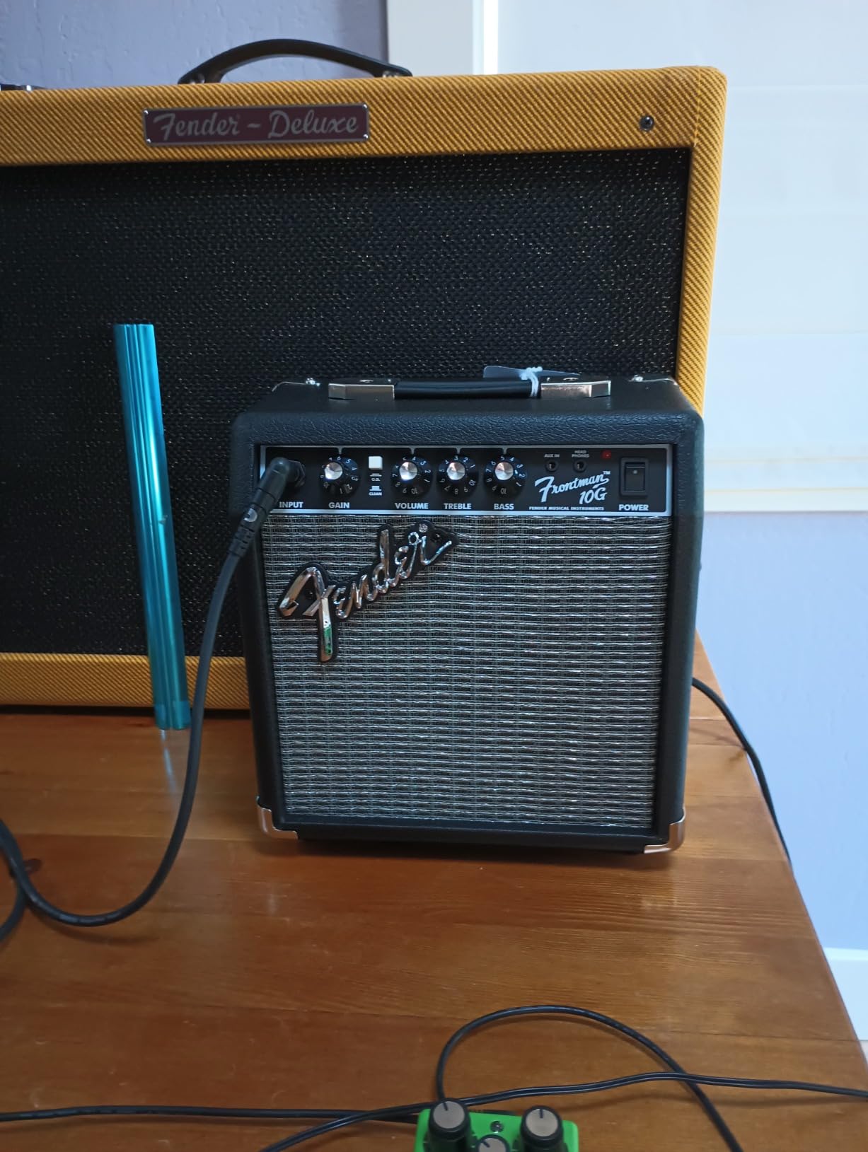 Fender Frontman 10G Electric Guitar Amplifier, 10-Watt Amp, Black/Silver | 10 Watt Practice Amp with 6 Speaker, Built In Overdrive, Headphone Jack and Aux Input customer photo 2