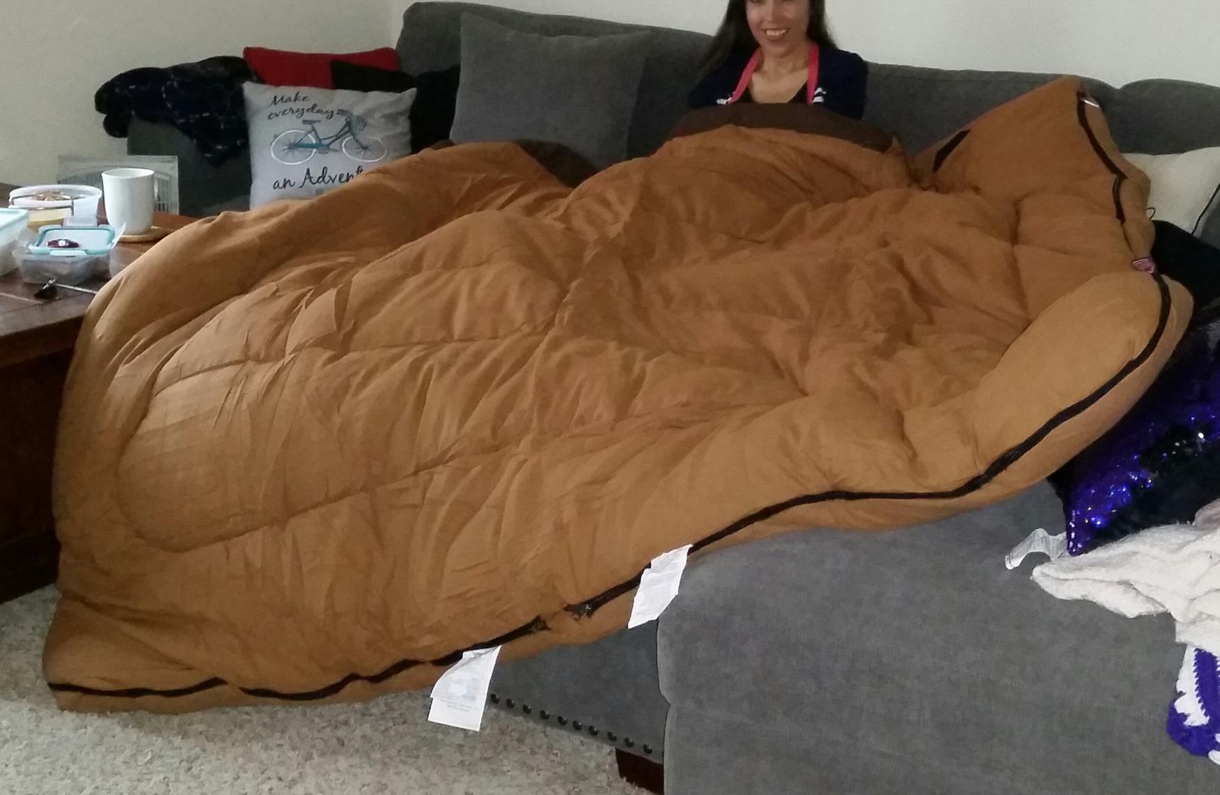 Coleman Dunnock 20°F Big 'n Tall Sleeping Bag, Cold-Weather Sleeping Bag Fits Adults up to 6ft 4in, Machine Washable, Flannel Liner customer photo 1