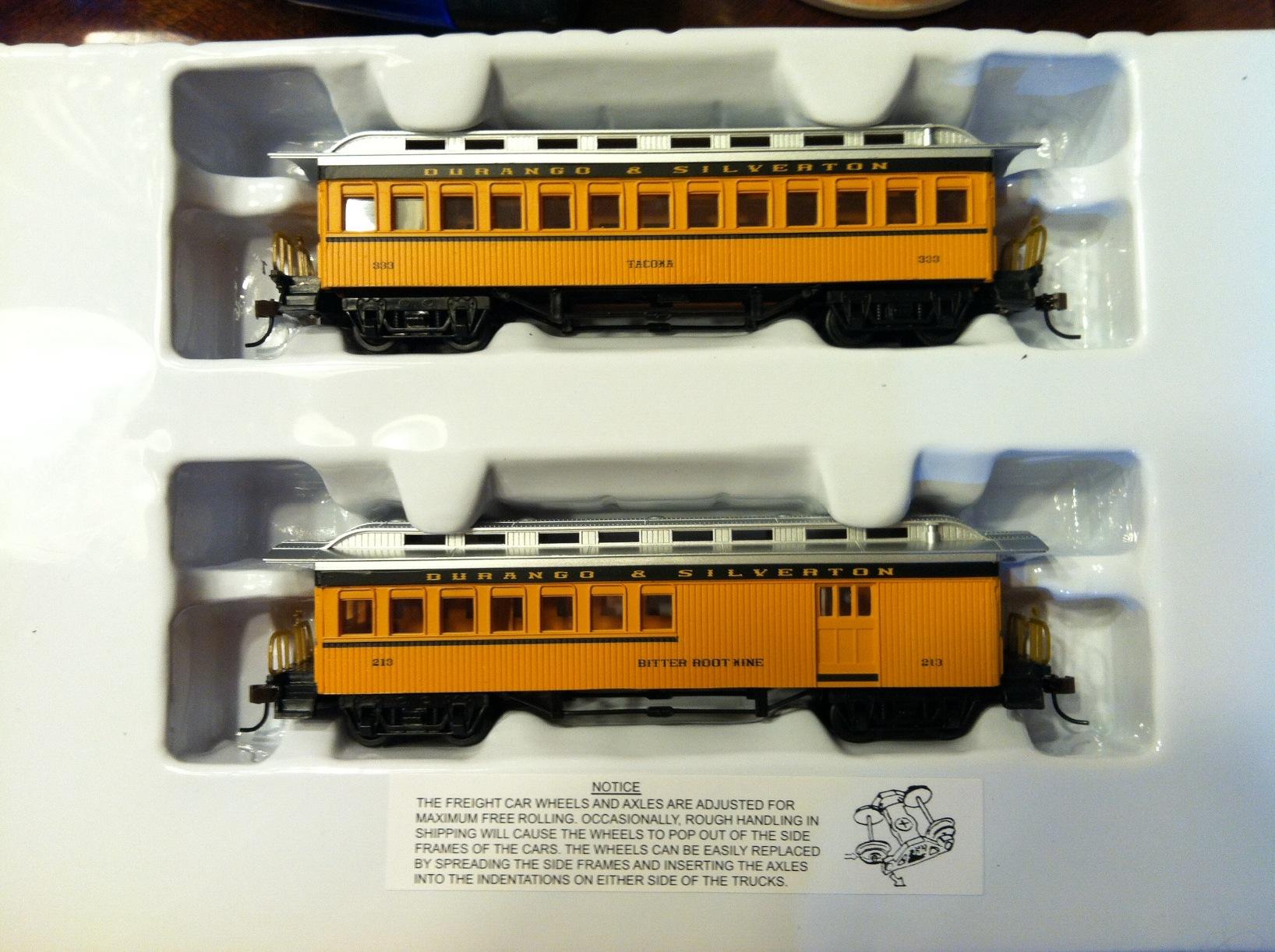 Bachmann Trains - Durango & Silverton Ready To Run Electric Train Set - HO Scale, Yellow | Complete Starter Set, Locomotive, Rolling Stock, Track, Power Pack and Speed Controller, Build Your Model Railroad, 710 customer photo 2