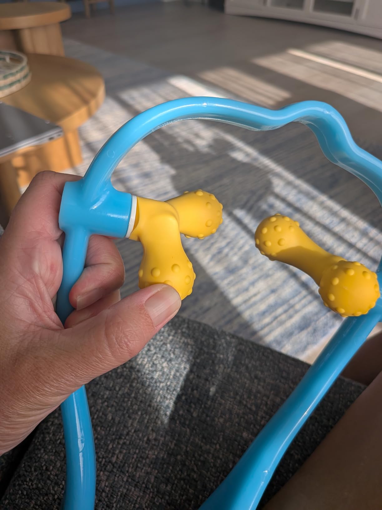 Lindo Shiatsu Neck Massager | Adjustable Knobs for Four-Point Gentle Shiatsu or Two-Point Deep Tissue Massage customer photo 1