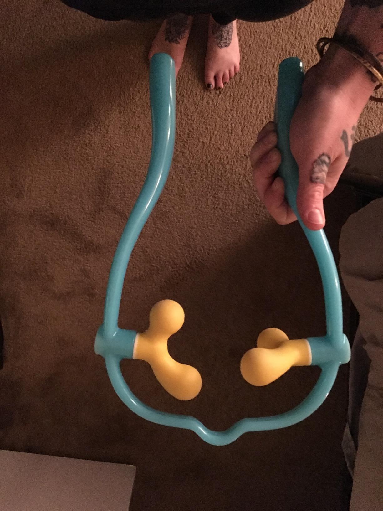 Lindo Shiatsu Neck Massager | Adjustable Knobs for Four-Point Gentle Shiatsu or Two-Point Deep Tissue Massage customer photo 2