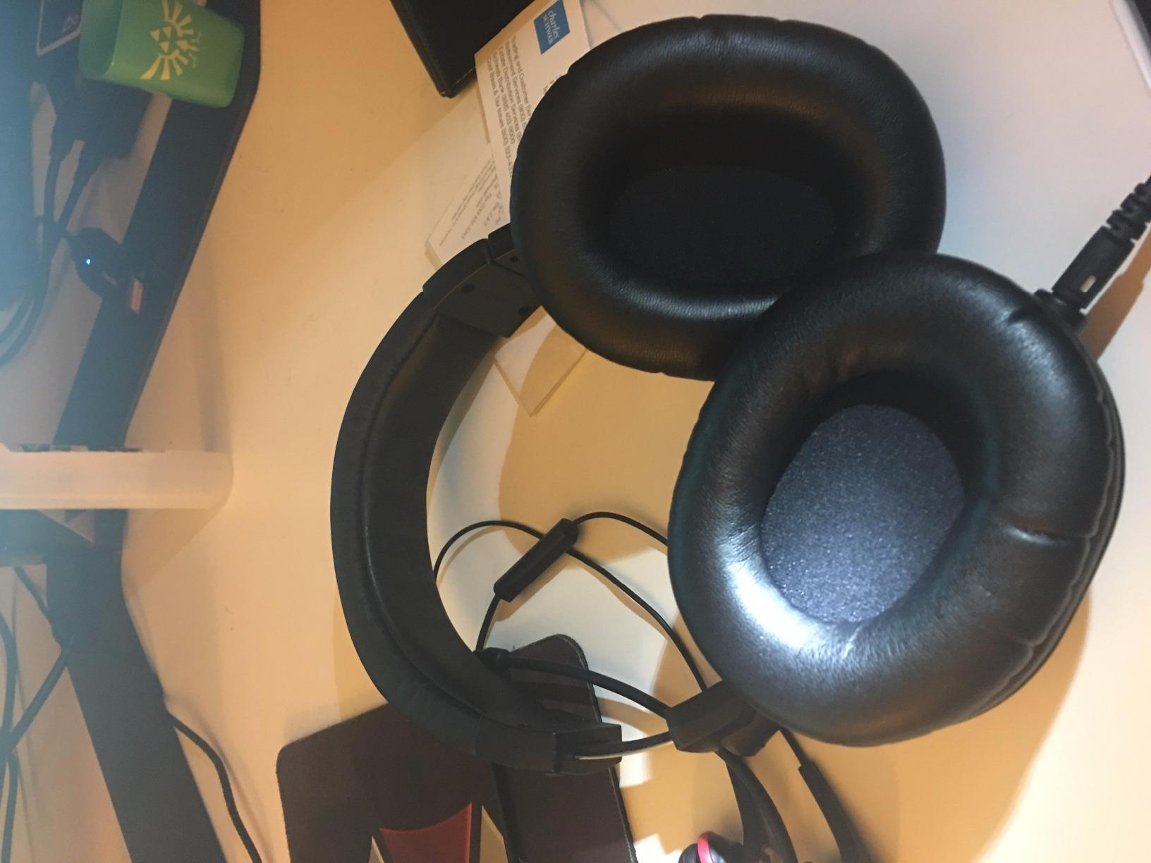 Audio-Technica ATH-M50X Professional Studio Monitor Headphones customer photo 2