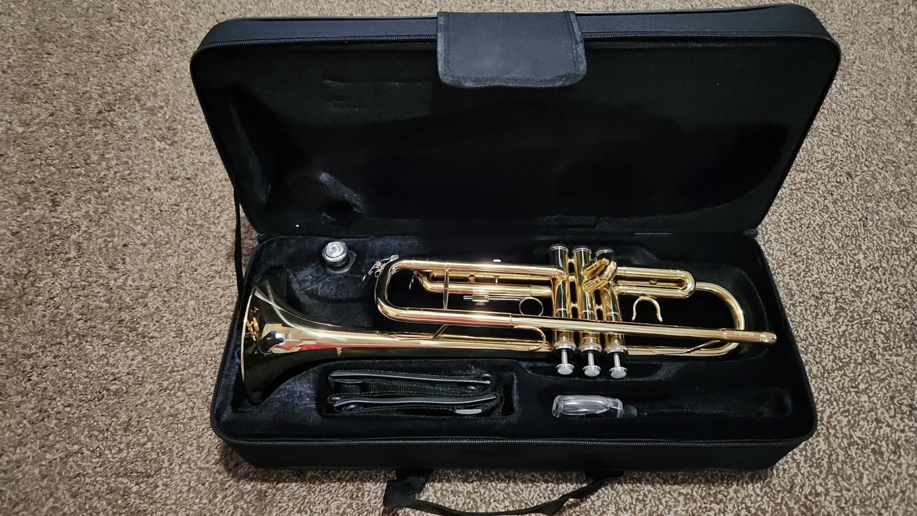 Mendini By Cecilio Bb Standard Trumpet Set for Beginners - Gold | Brass Trumpet Instrument with Hard Case, 7C Mouthpiece, Valve Oil, Cleaning Cloth & Maintenance Kit & Gloves customer photo 1