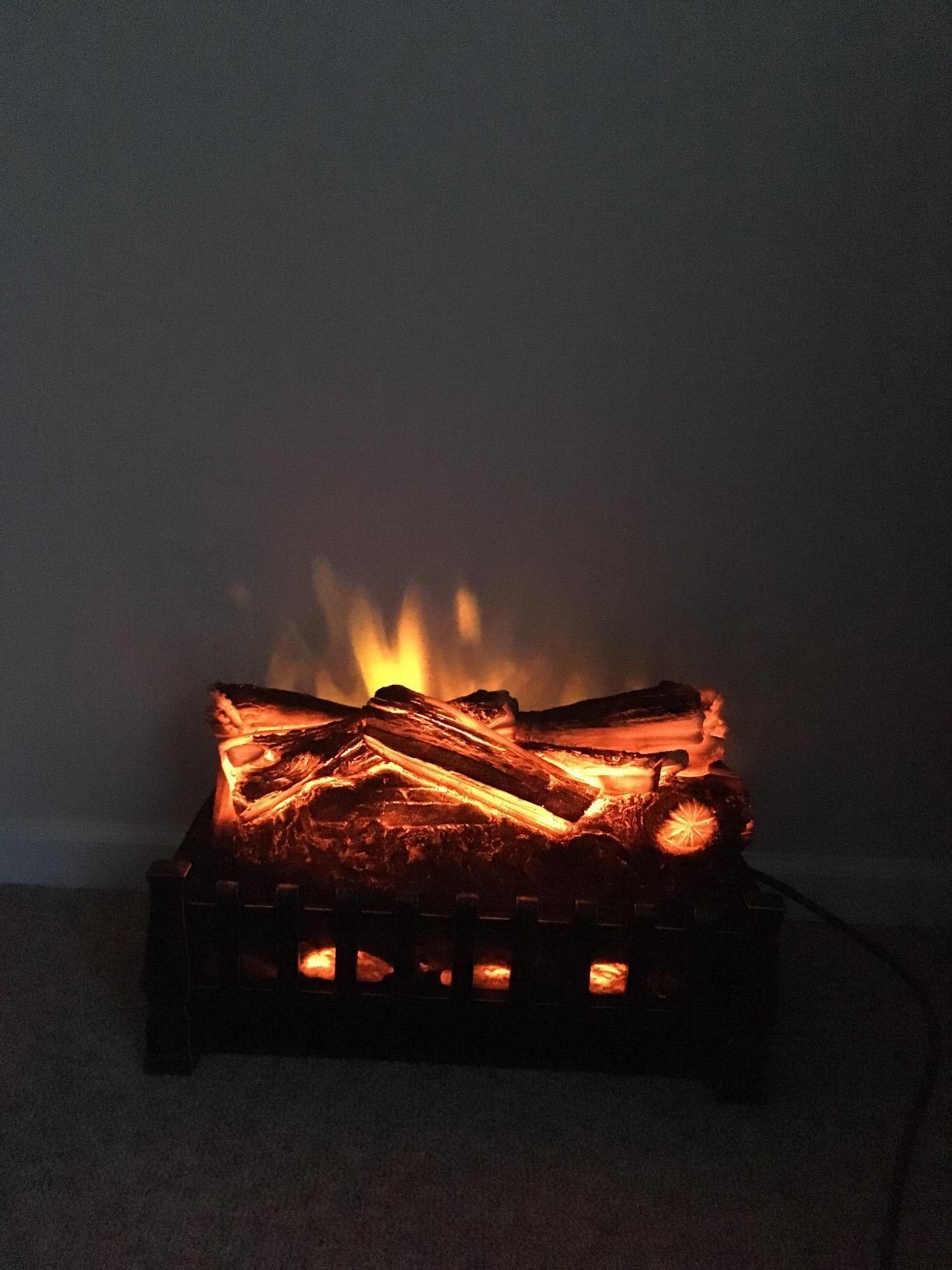 duraflame Electric Log Set 400 Sq Ft Heater, Faux Logs Insert with Lifelike Flames for Existing Fireplaces, Remote Control Included customer photo 1