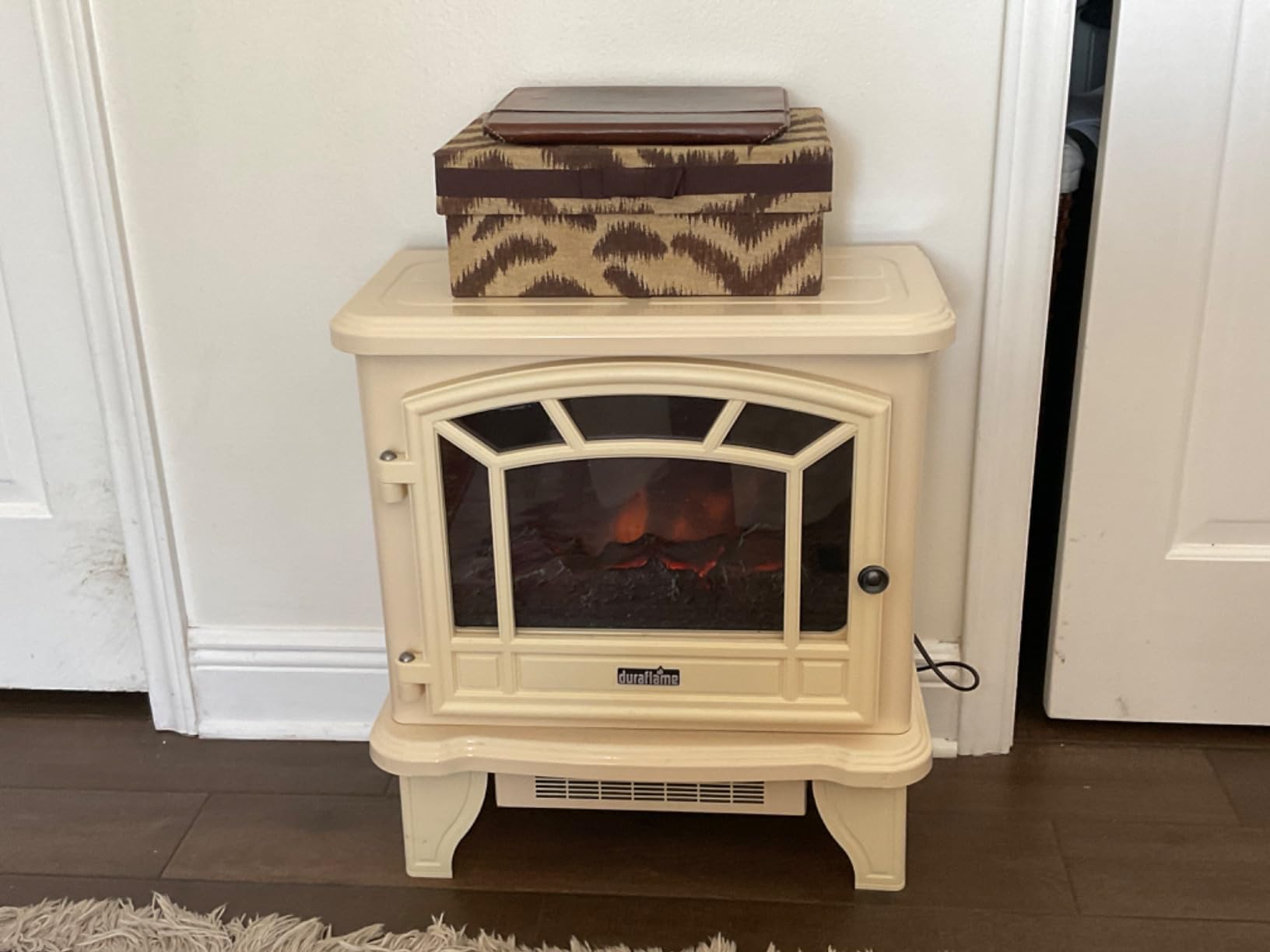 duraflame Infrared Quartz Electric Fireplace Stove Heater, Cream customer photo 1