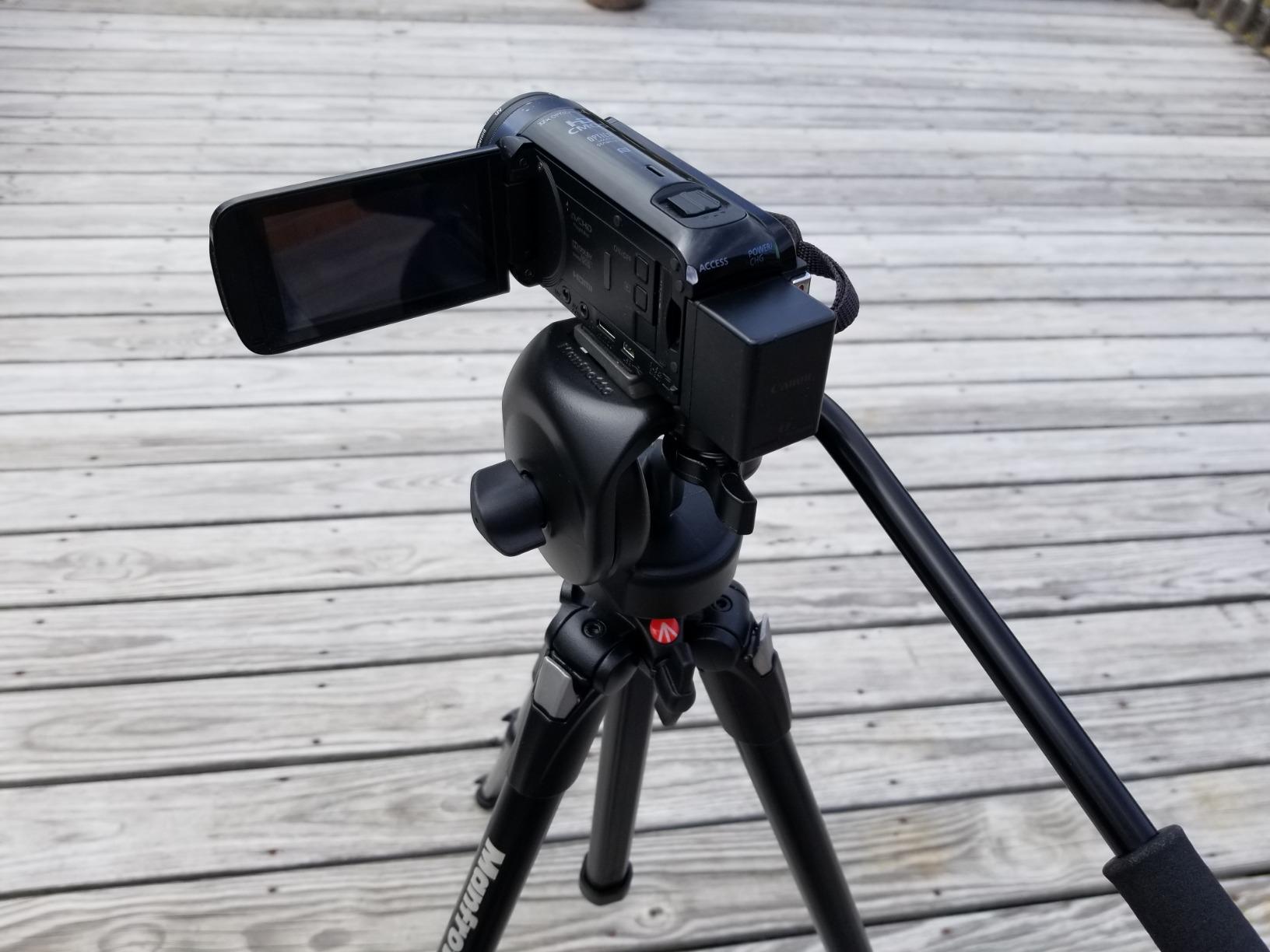 Manfrotto 290 Xtra Aluminum 3-Section Tripod Kit with Fluid Video Head (MK290XTA3-2WUS) Black customer photo 2