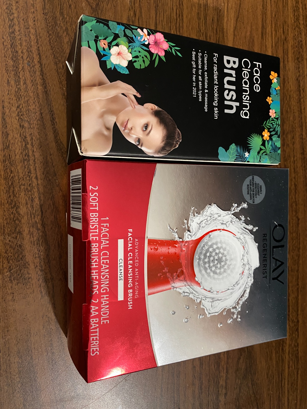 Olay Facial Cleansing Brush Regenerist, Face Exfoliator with 2 Brush Heads customer photo 2