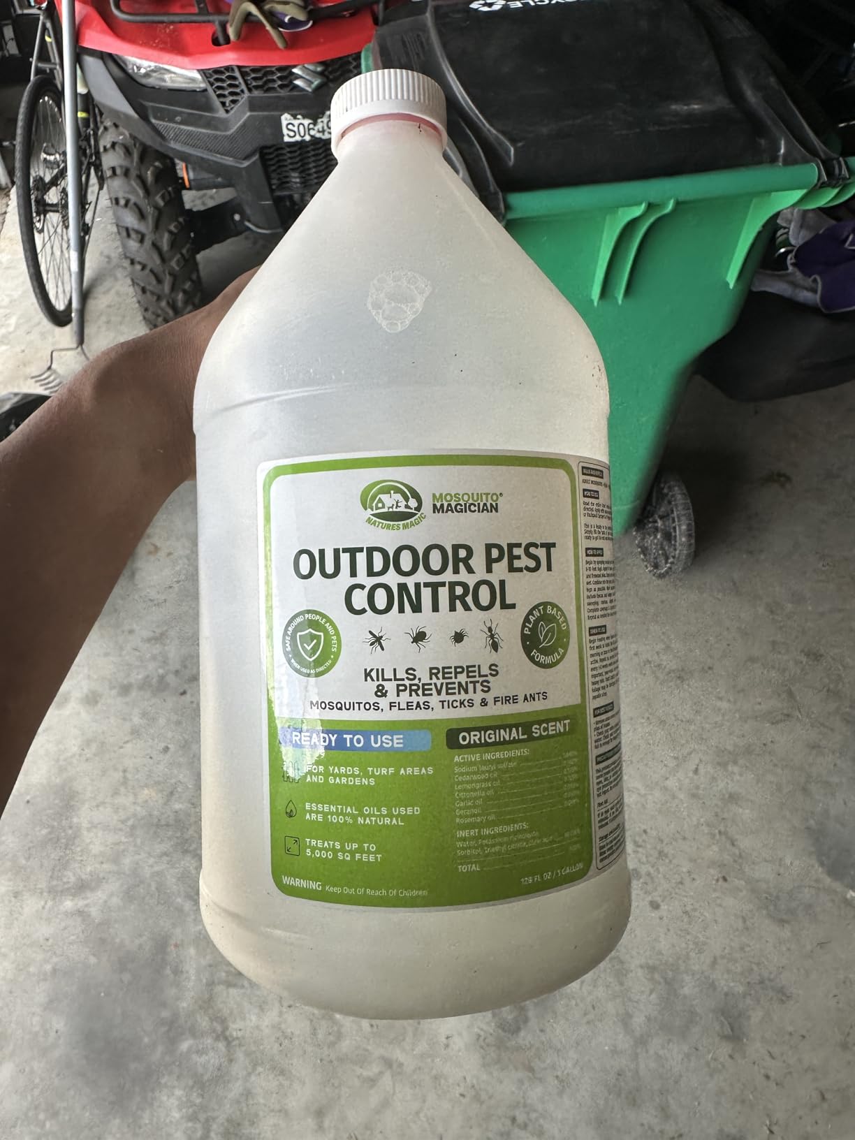 Mosquito Magician Ready-to-Use Mosquito Yard Spray - 2 Gal (Original Scent) customer photo 2