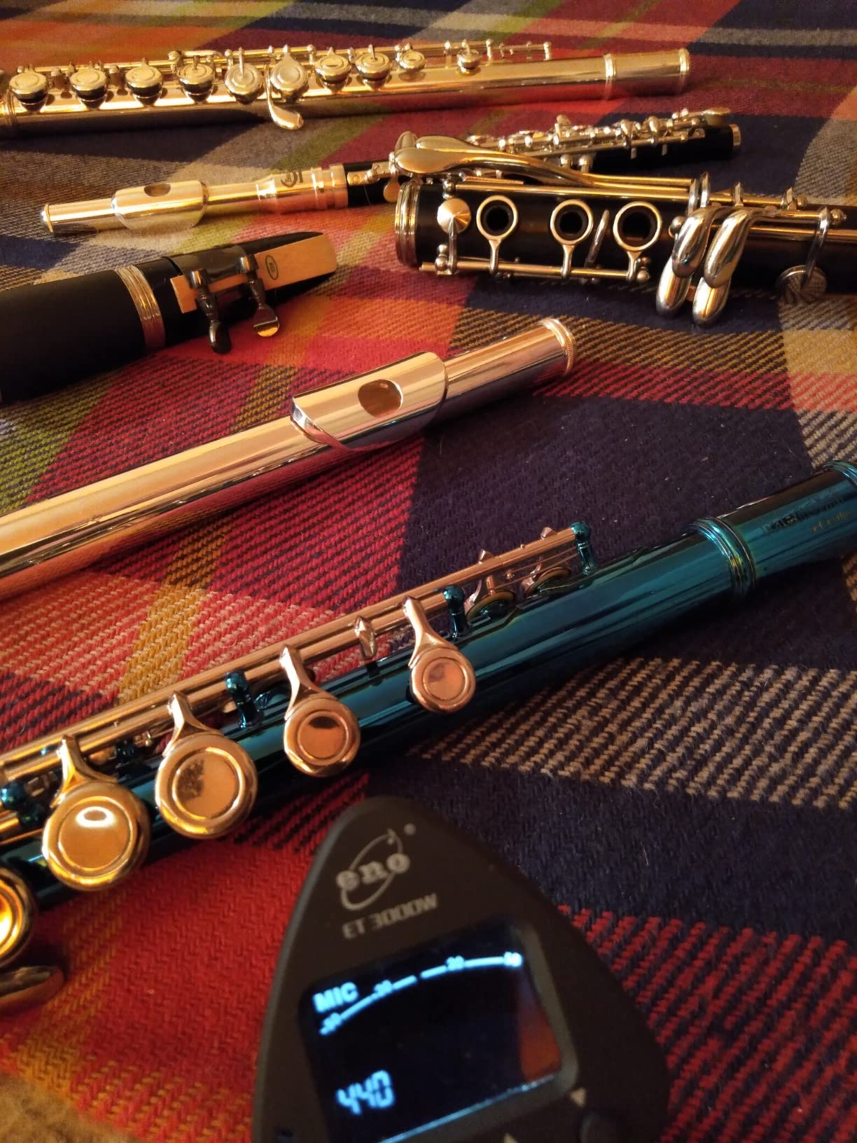 Mendini by Cecilio 16 Keys Closed Hole C Flute Kit for Beginners - Nickel | Beginner Flute Kit with Carrying Case, Stand, Tuning Rod, Adjustment Screws, Cork Grease, Lesson Book, Cleaning Kit, Gloves customer photo 1