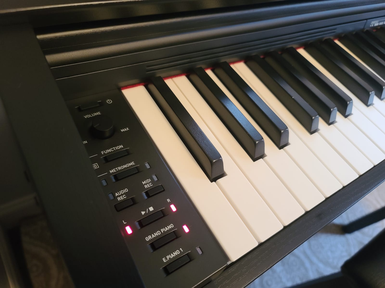 Casio PX-870 Privia Digital Piano - Black Bundle with Furniture Bench, Headphones, Instructional Book, Online Lessons, Instructional DVD, and Austin Bazaar Polishing Cloth customer photo 2
