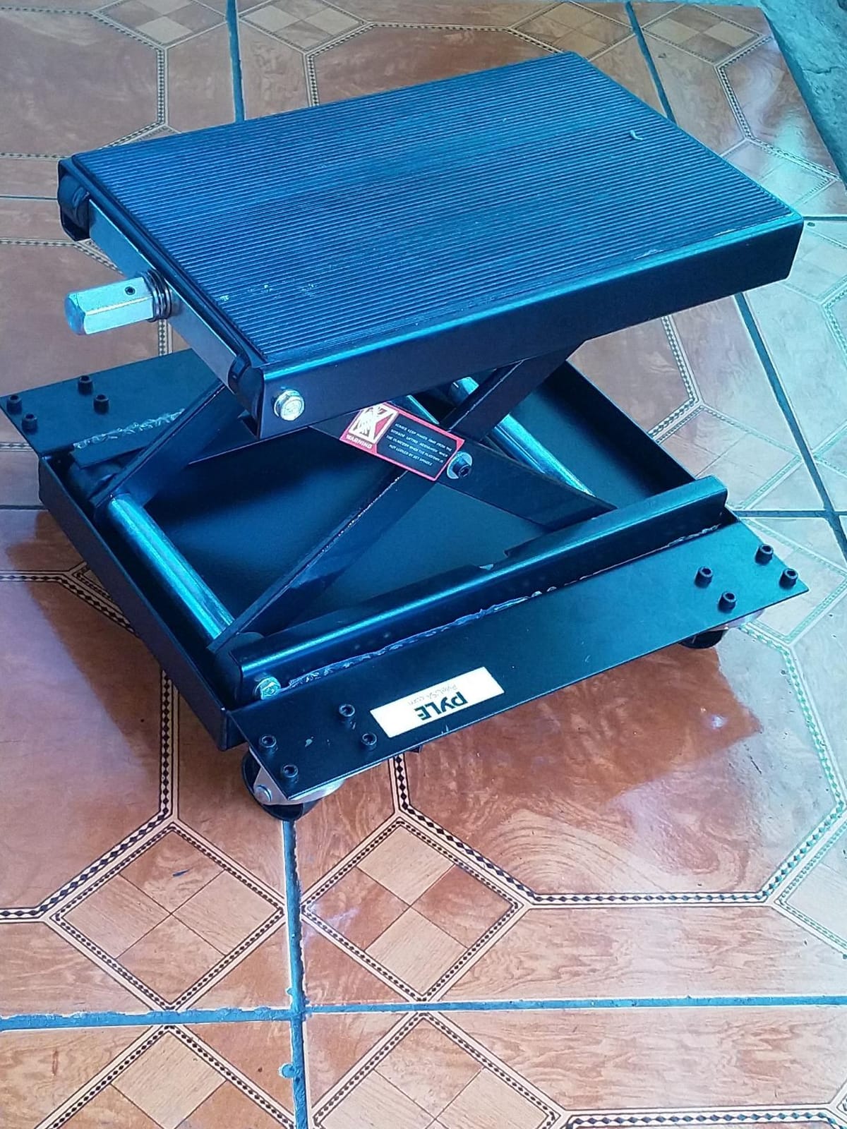 Pyle Motorcycle Lift, Scissor Jack, Dolly, Heavy Duty Steel, 1100 lbs Capacity, Black Powder Coat, Anti-Skid Rubber, Collapsible, Portable, Includes 4 Caster Wheels, Easy Storage, PLMOTJC11 customer photo 2