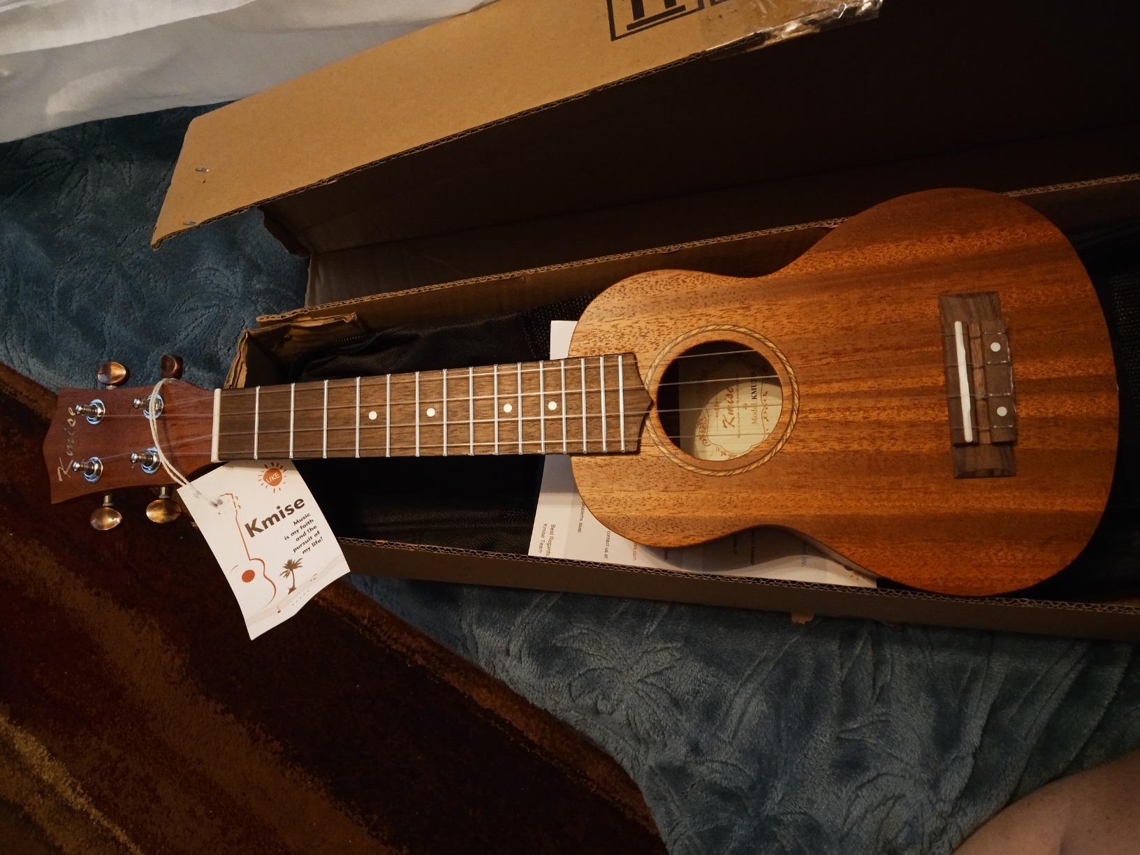 Kmise Professional Ukulele for Adult Beginner, Free Online Lesson 21 inch Soprano Mahogany Ukelele with Kids Ukele Bundle Starter Kit customer photo 1