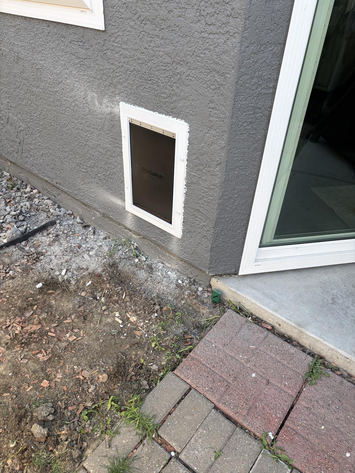 PetSafe Never Rust Wall Entry Pet Door - Telescoping Frame - Insulates Better Than Metal, Energy Efficient - Interior & Exterior, Weatherproof, Easy to Install & Clean - L customer photo 2