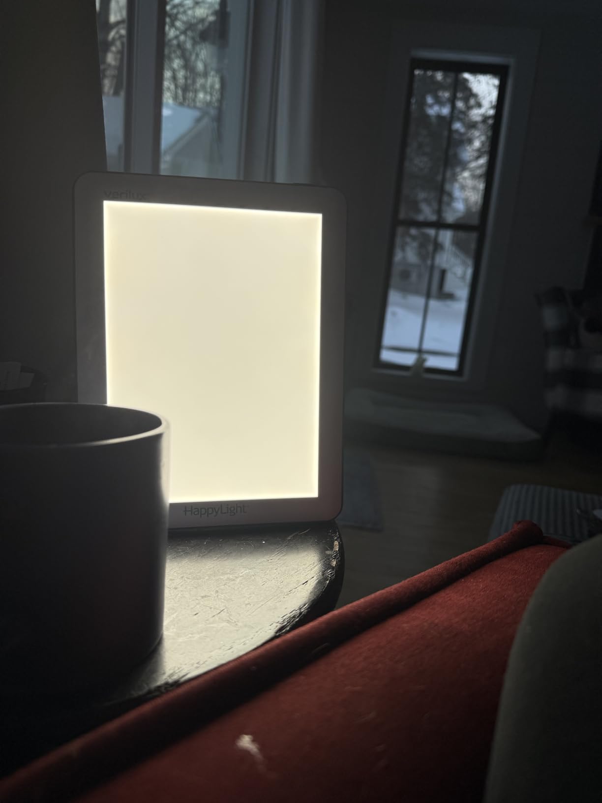 Verilux HappyLight Lucent - One-Touch Light Therapy Lamp with 10,000 Lux, UV-Free, LED Bright White Light & Detachable Stand for Boosting Mood & Improving Sleep customer photo 2