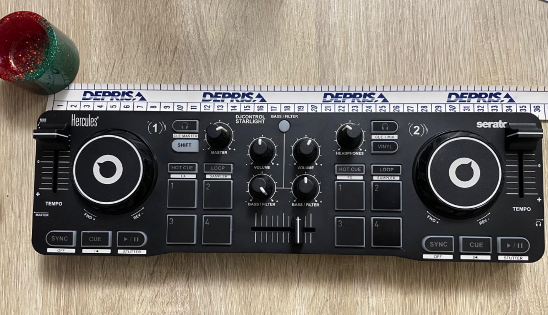 Hercules DJControl Starlight | Pocket USB DJ Controller with Serato DJ Lite, Touch-Sensitive Jog Wheels, Built-in Sound Card and Built-in Light Show customer photo 1