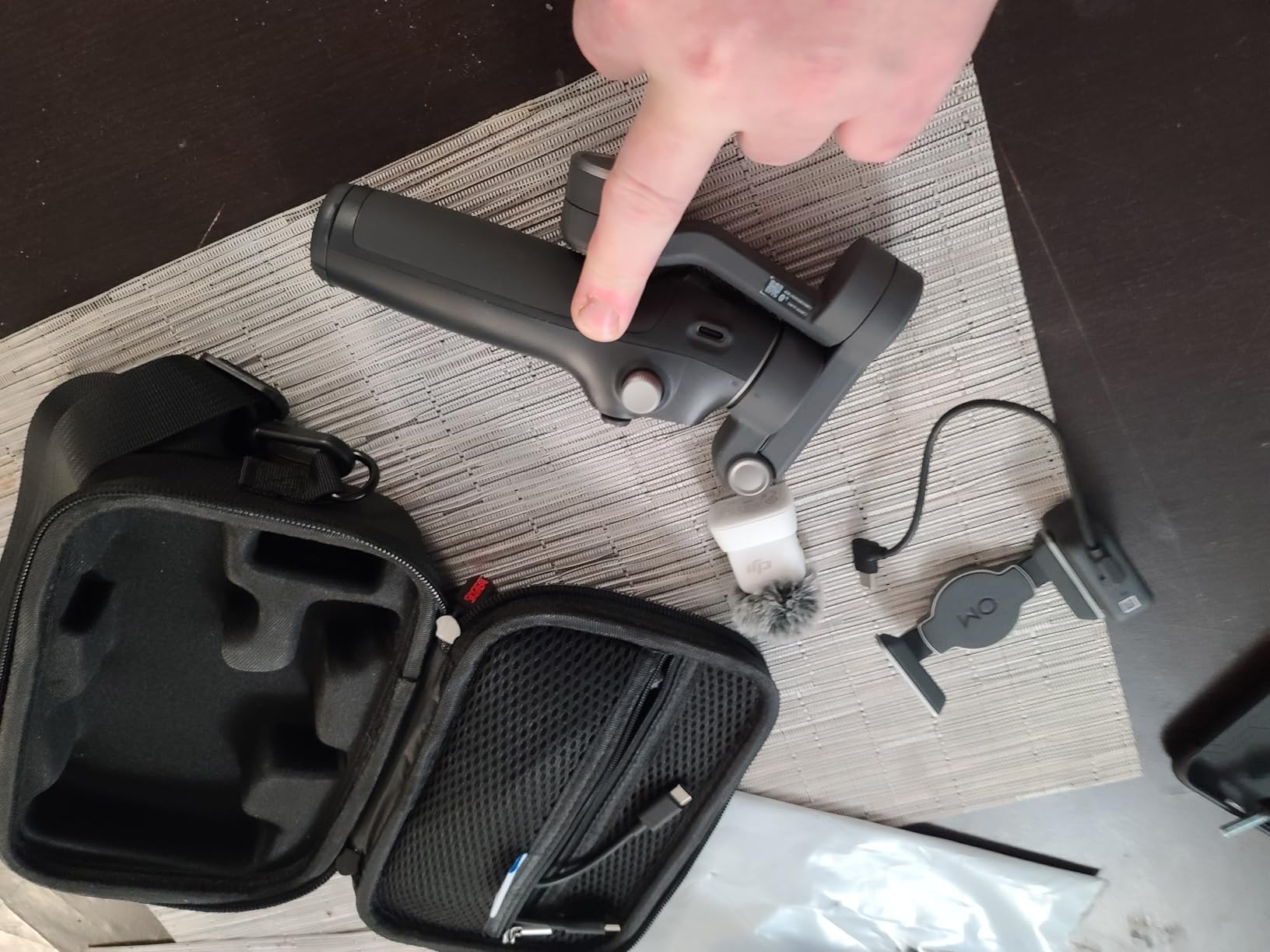 DJI Osmo Mobile 7P Gimbal Stabilizer for iPhone & Android, Native Tracking | Lighting, 3-Axis Phone Gimbal, Quick Launch, One-Tap Edit, Built-in Extension Rod & Tripod, 10hrs Use customer photo 2