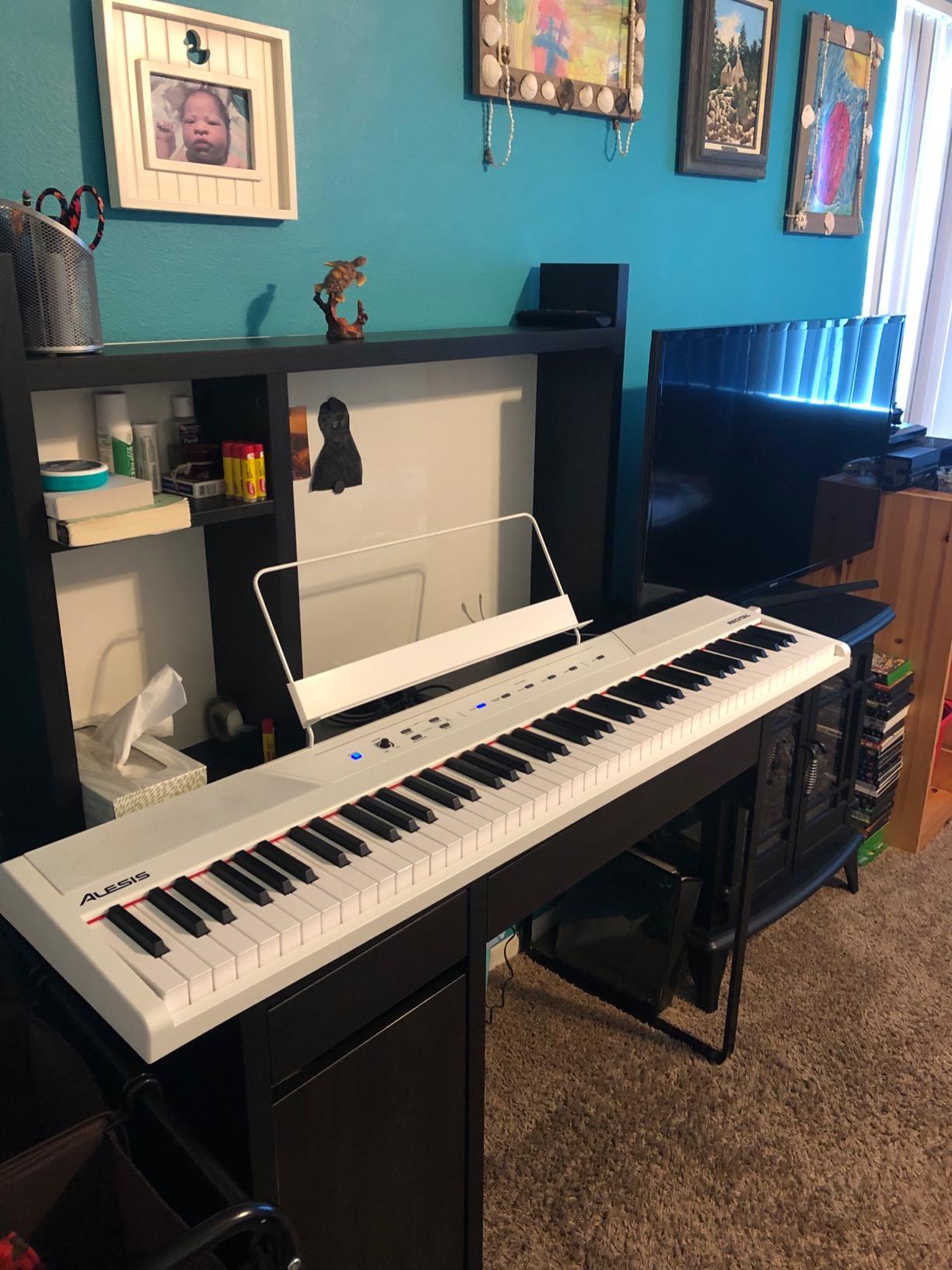 Alesis Recital 88-Key Digital Piano with Semi-Weighted Keys, White | 20W Speakers, 5 Voices, Split/Layer Modes, Adjustable Touch Response, Piano Lessons, for Beginners customer photo 1