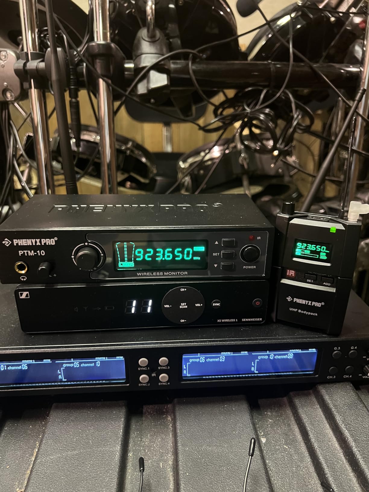 Phenyx Pro UHF Stereo Wireless in Ear Monitor System, Wireless IEM, 900MHz Band Selectable Frequency, Rack Mountable, 160 ft. Operation, Suitable for Stage, Studio, Exhibit, Lecture, Speech (PTM-10) customer photo 1
