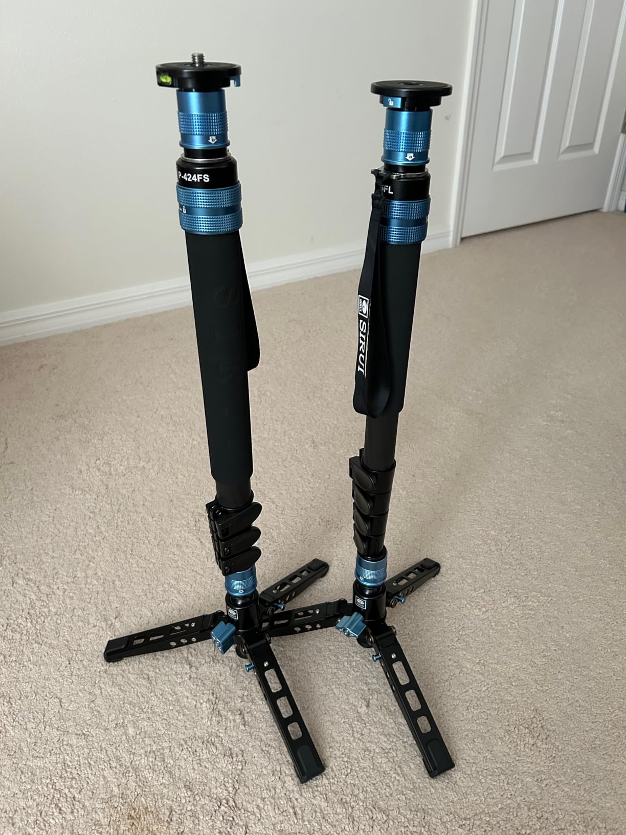SIRUI P-424FS Carbon Fiber Monopod, 63