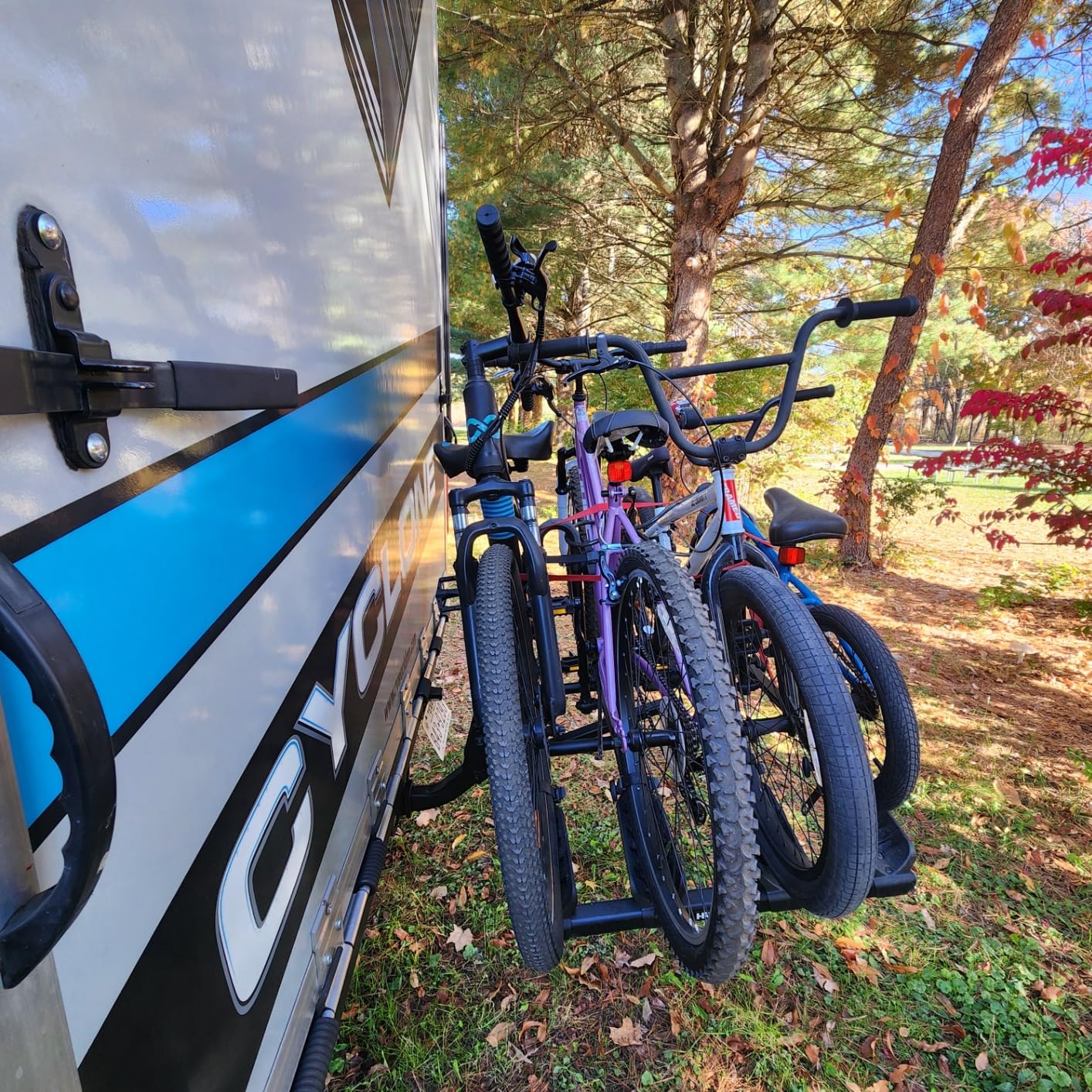 Hollywood Racks Destination 4 Hitch Bike Rack, Carries Up to 4 Bikes customer photo 2