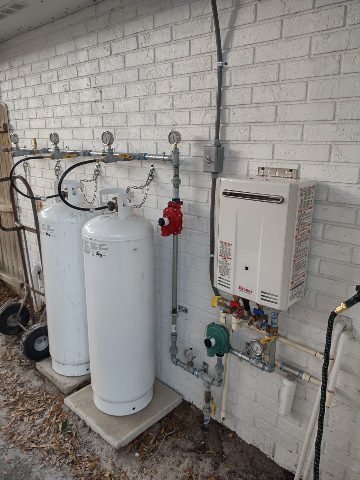 Rinnai V53DeP Propane Tankless Water Heater, 5.3 GPM, Outdoor Installation customer photo 1