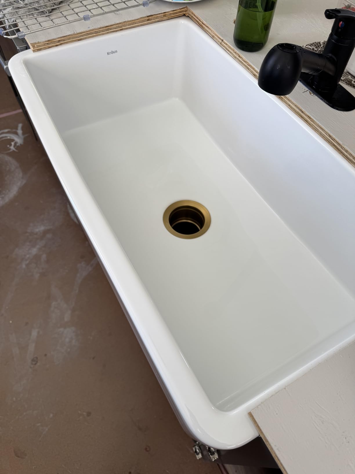KRAUS KFR1-33GWH Turino Reversible 33-inch Fireclay Farmhouse Flat Apron Front Single Bowl Kitchen Sink customer photo 1