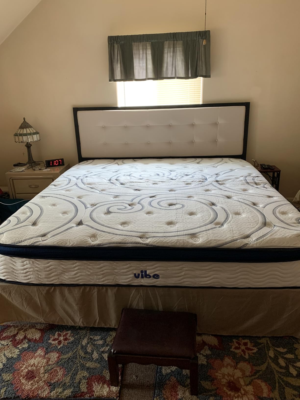 Vibe Quilted Hybrid Mattress, 12-Inch Innerspring and Pillow Top Gel Memory Foam Mattress, Fiberglass Free, CertiPUR-US Certified Bed in a Box, Queen customer photo 2