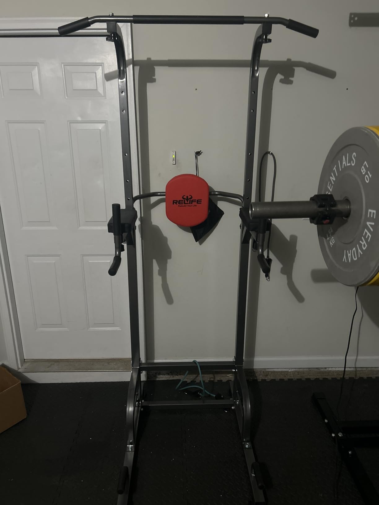 RELIFE REBUILD YOUR LIFE Power Tower Pull Up Bar Station Workout Dip Station for Home Gym Strength Training Fitness Equipment customer photo 1
