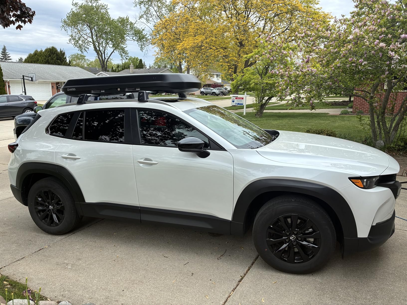 INNO Roof Box 320 Matte Black 9cu ft, Cargo Box, Roof Rack, Roof Box, Hard Shell, Low Profile, Dual-Side Opening with Locks, Made in Japan, Compatible with Aero & Square Bars customer photo 1