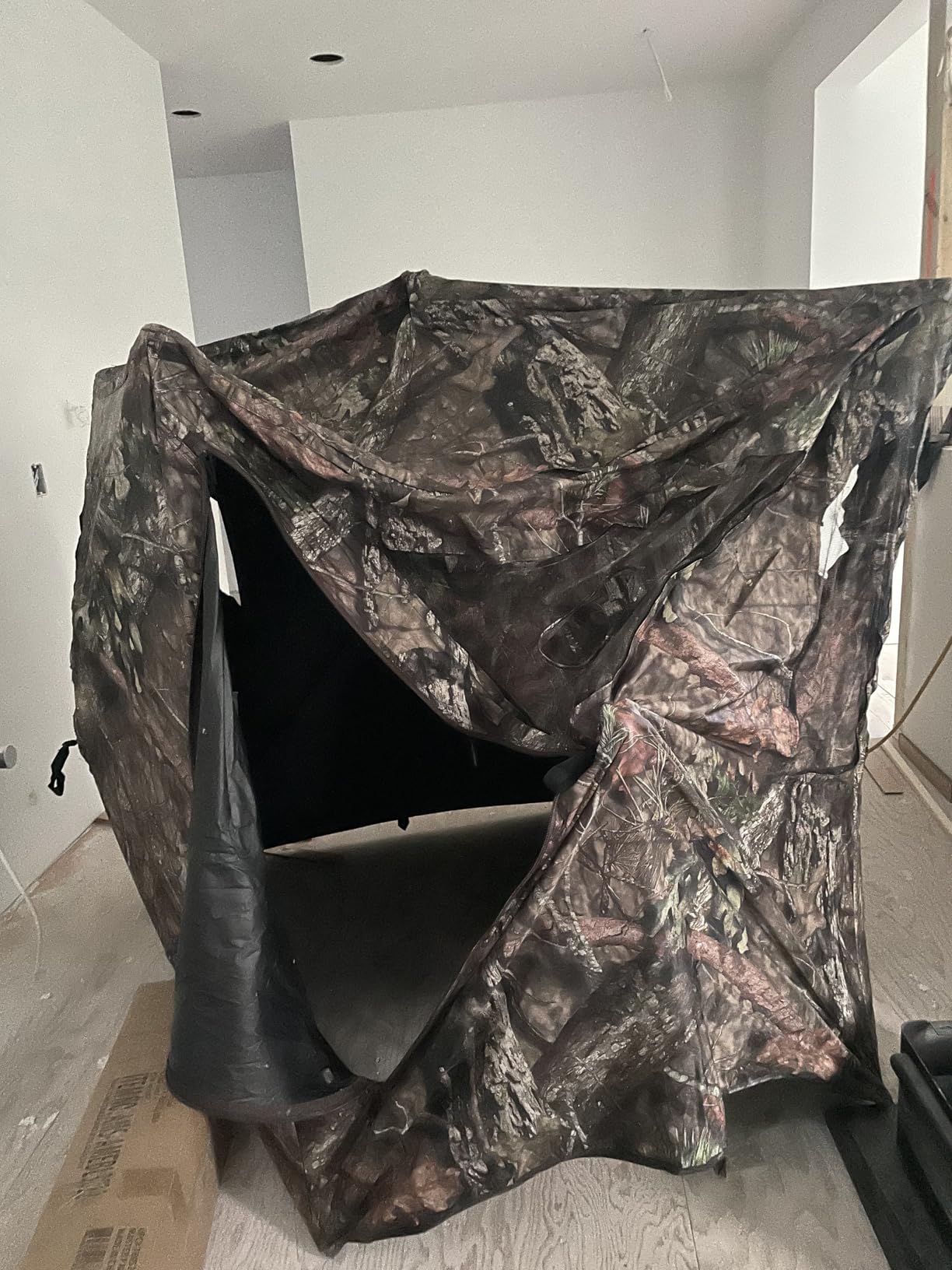 Ameristep Brickhouse Hunting Blind | 3-Person Ground Blind in Mossy Oak Break-Up Country, One Size | 3-Person Hub Ground Blind, Durashell Plus Shell, Shadowguard Interior, 10 Shoot-Through Windows, 59×59×67 in customer photo 1