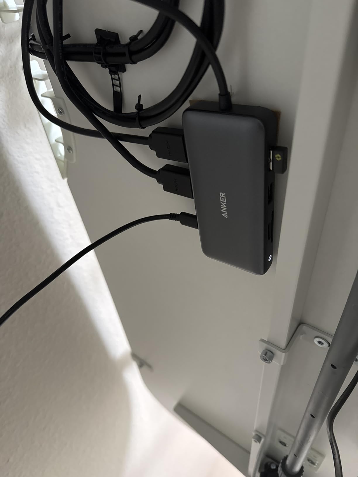 Anker Laptop Docking Station Dual Monitor, 8-in-1 USB C Hub with 4K HDMI | Dual HDMI USB C Dock, 1Gbps Ethernet, 85W Max PD, SD/TF Card Reader, for USB C Laptops, XPS and More (Charger Not Included) customer photo 1
