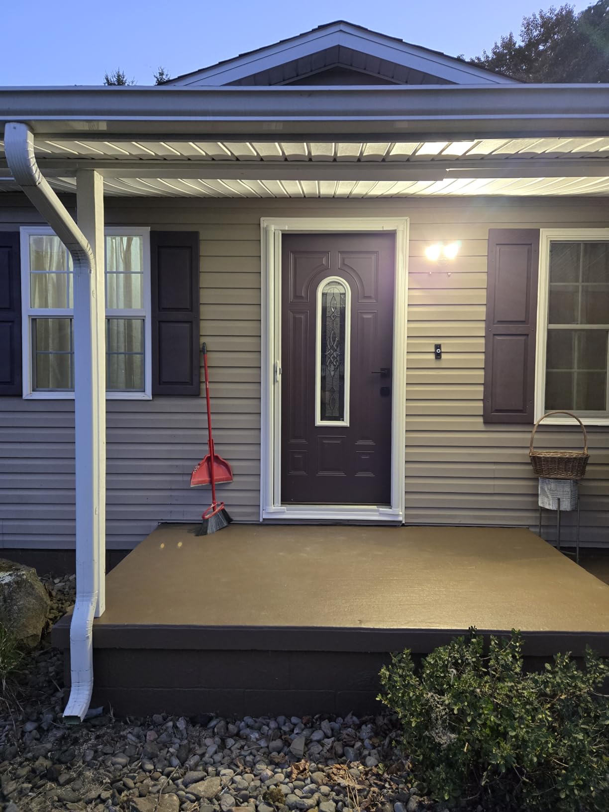 LARSON Brisa Brown Retractable Screen Door EZ-Glide 32-36 in Wide customer photo 1