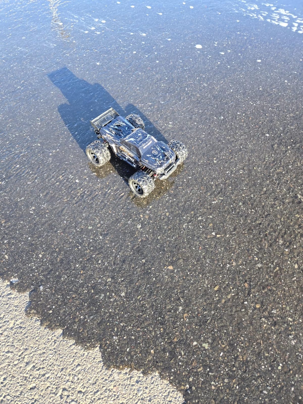 DEERC 9206E DIY Extra Shell 1:10 Scale Large RC Cars, 48+ KM/H Hobby Grade High Speed Remote Control Car for Adults Boys, All Terrain 4WD 2.4GHz Off Road Monster RC Truck with 2 Battery for 40+ Min Play customer photo 1