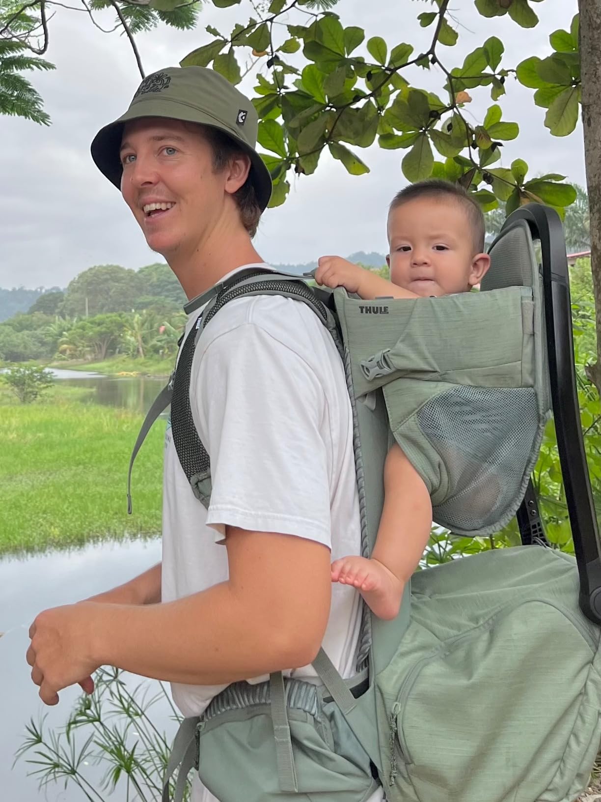 Thule Sapling Child Carrier Backpack - Machine Washable Seat, Self-Standing Frame, Adjustable Padded Straps, UPF 50 Sunshade customer photo 1