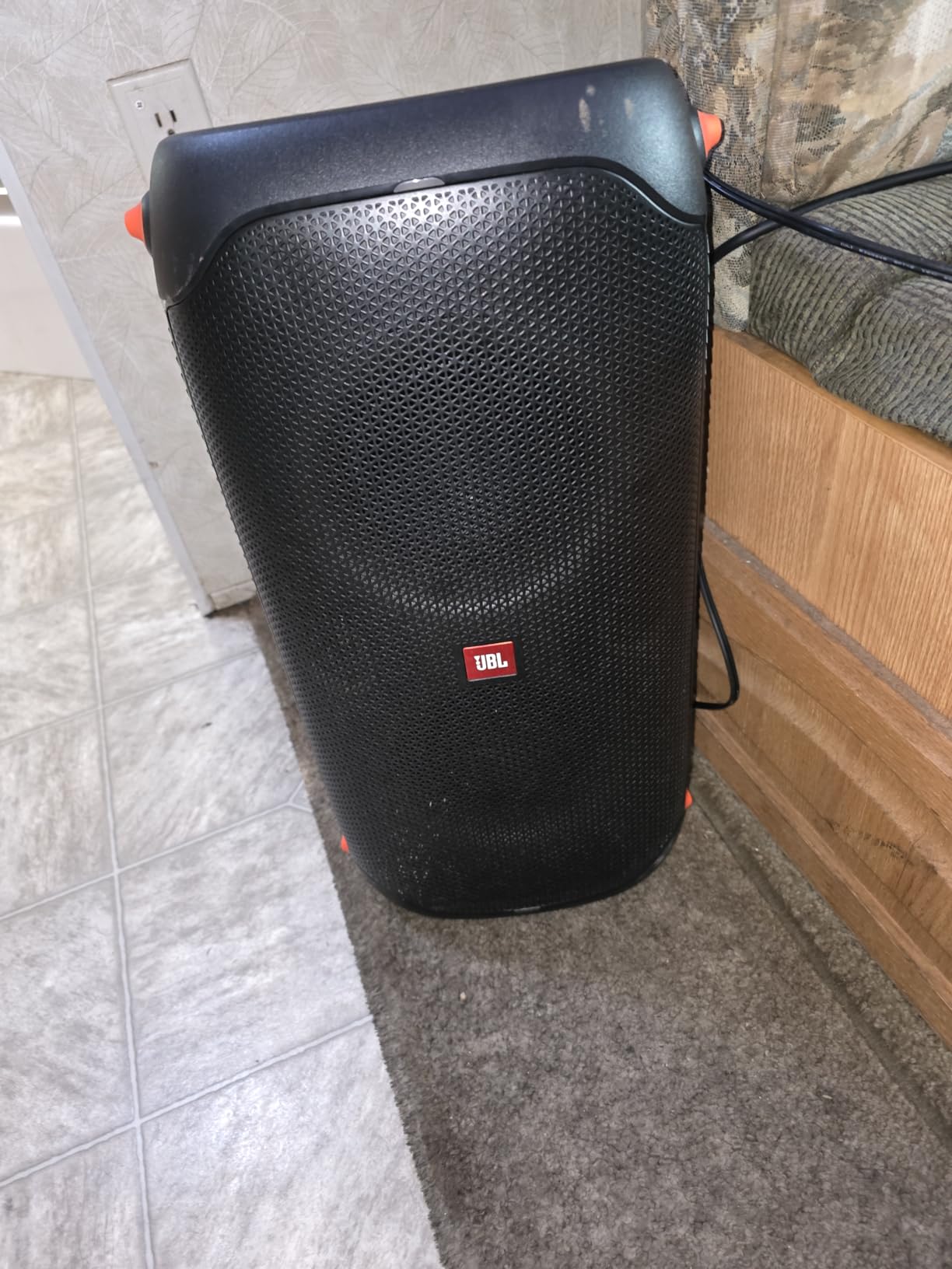 JBL PartyBox 110 - Portable Party Speaker with Built-in Lights, Powerful Sound and deep bass, Black | Powerful JBL Original Pro Sound, Dynamic light show that syncs to the beat, 12 hours of playtime, IPX4 splashproof customer photo 2