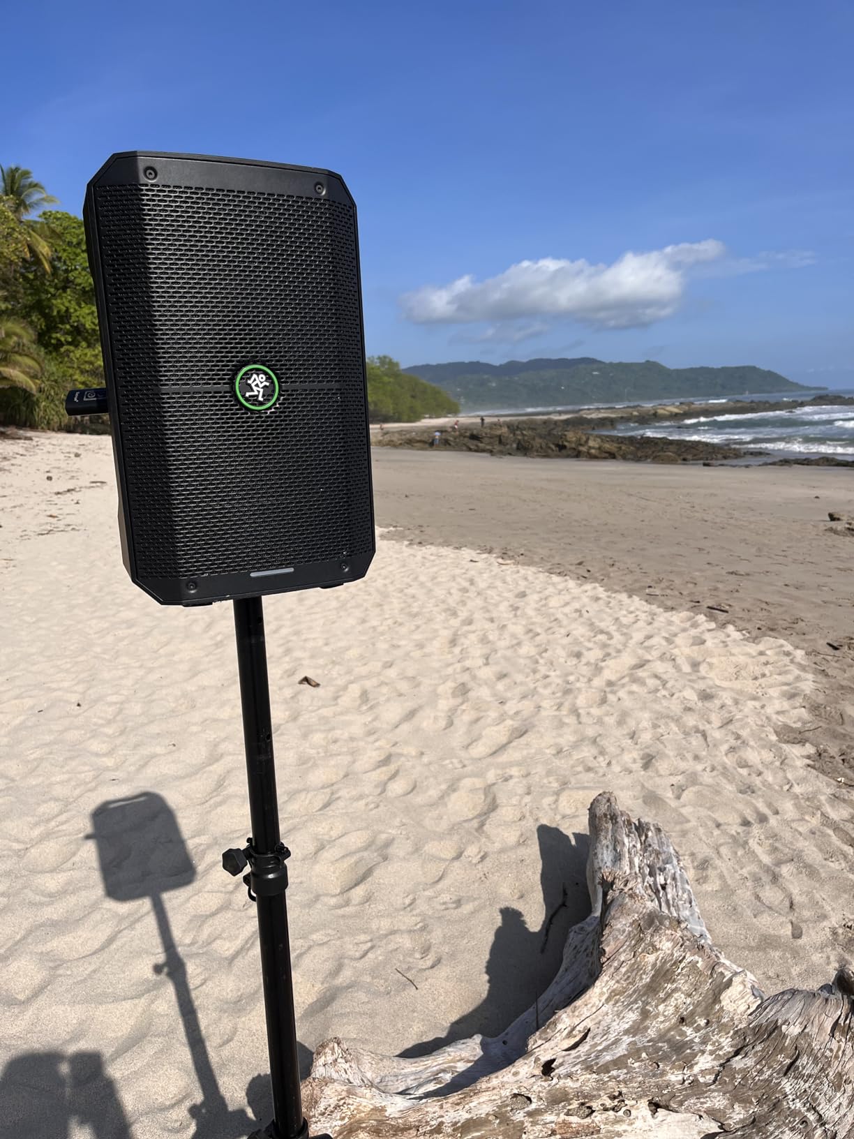 Mackie Thump Series, Thump GO 8-Inch Portable Battery-Powered Loudspeaker | 200W battery-powered speaker with Bluetooth and 2-channel mixer for musicians, DJs and outdoor events customer photo 2