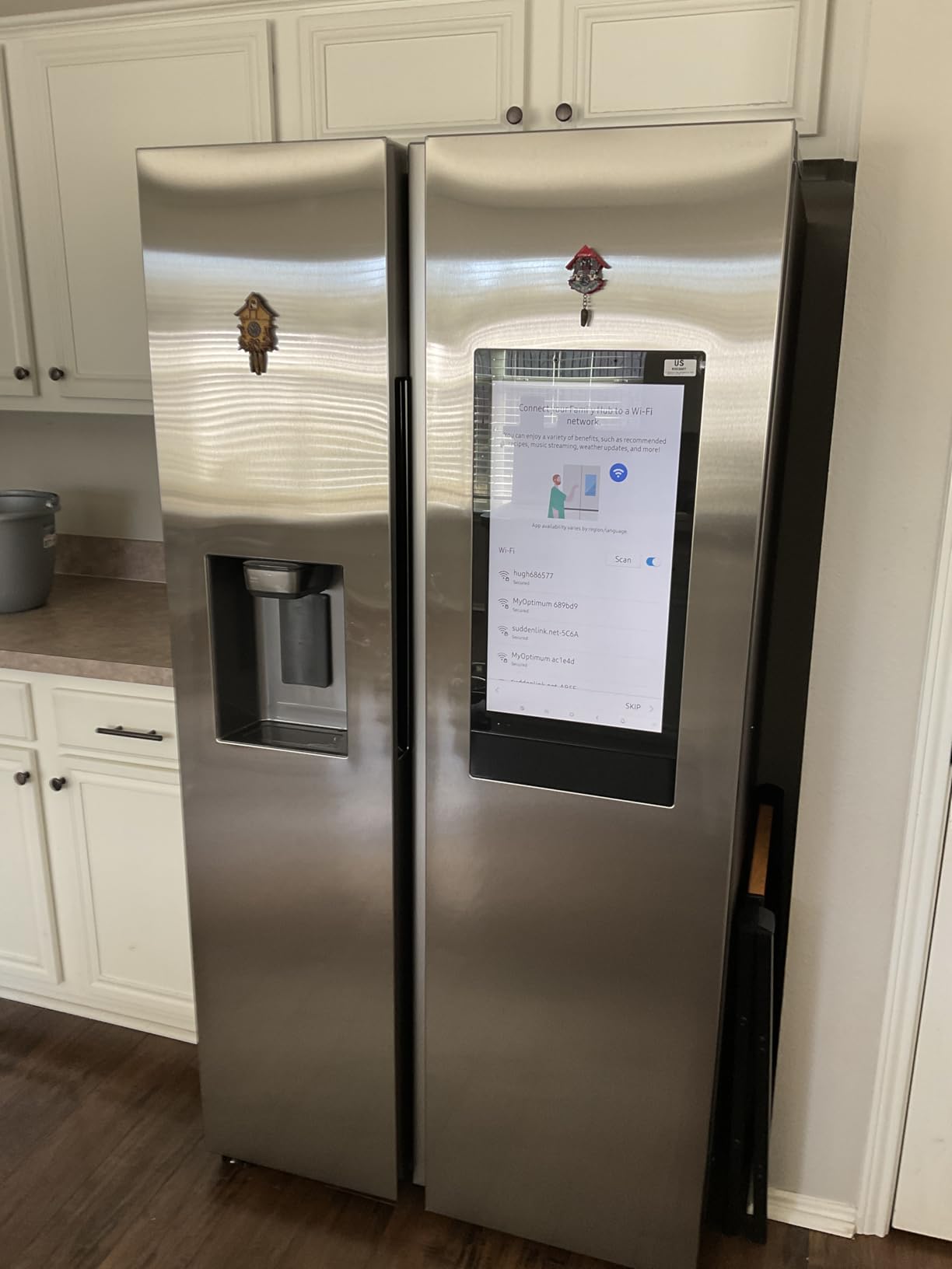 Samsung 26.7 Cu. Ft. Large Capacity Side-By-Side Refrigerator with Family Hub customer photo 1