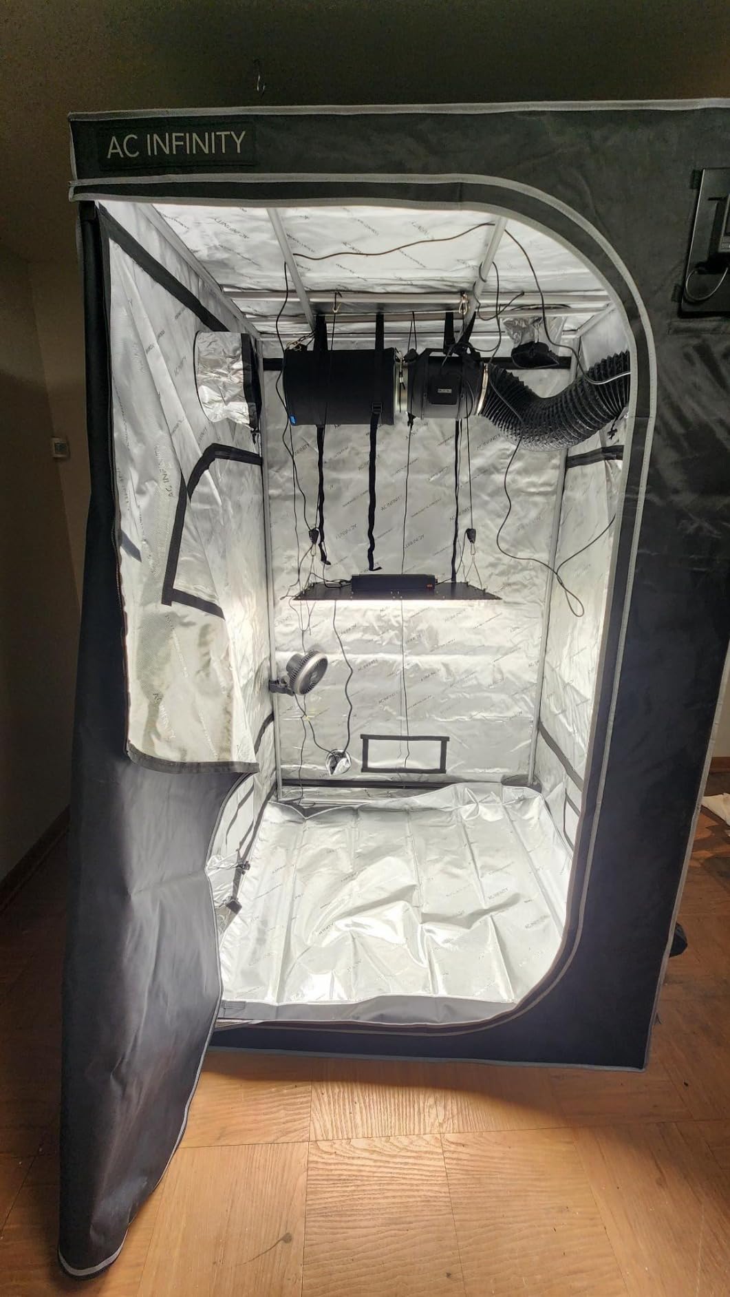 AC Infinity AI Grow System 4x4, 4-Plant Kit w/Self-Learning AI Controller | Dynamic Airflow & LM301H LED Lighting Control, 2000D Mylar Tent w/Lab-Tested Reflectivity, Largest Zippered Window customer photo 2
