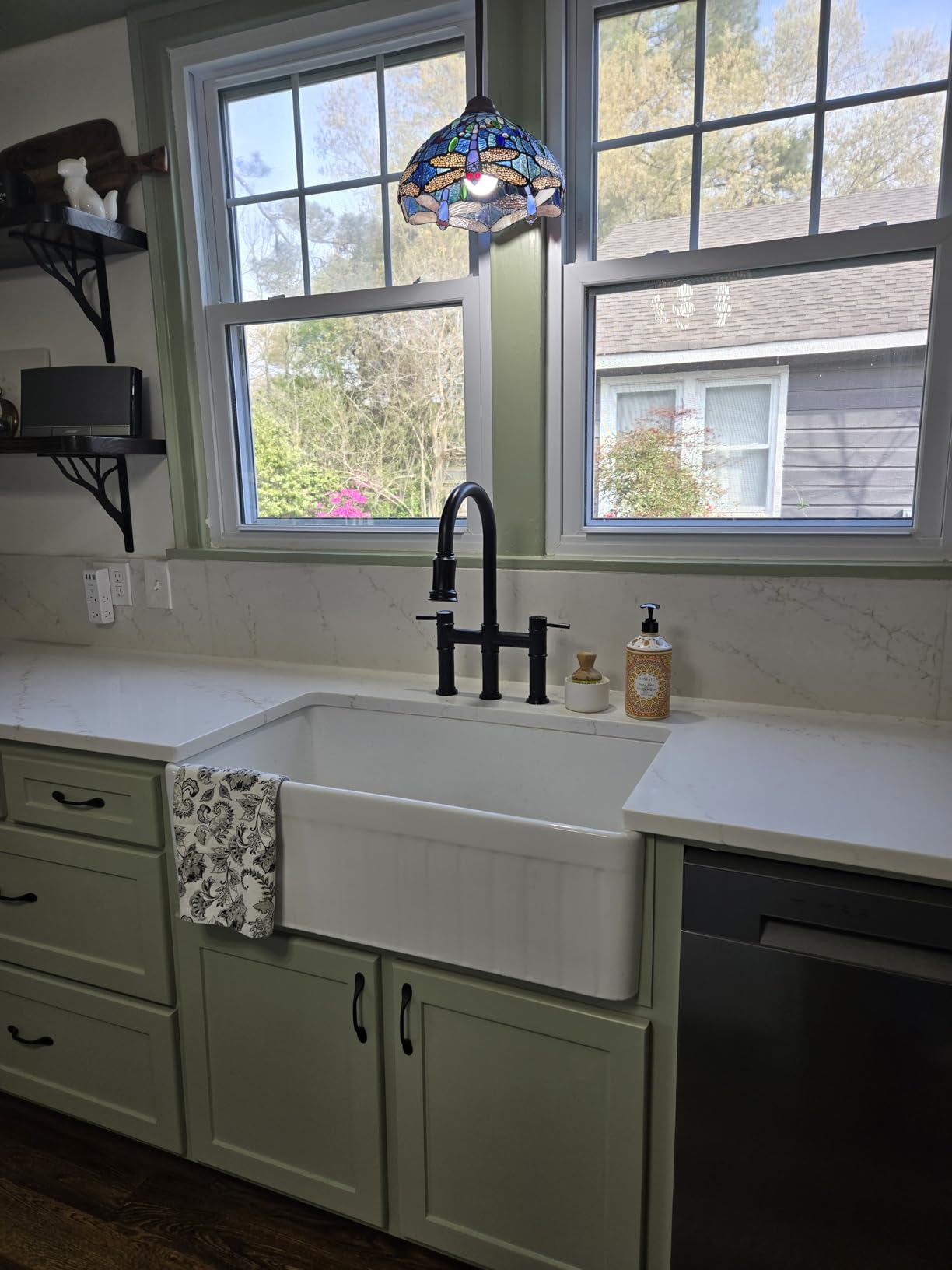 DeerValley White Farmhouse Sink Apron Front Farm Kitchen Sink 33 inch - Single Bowl Reversible customer photo 1