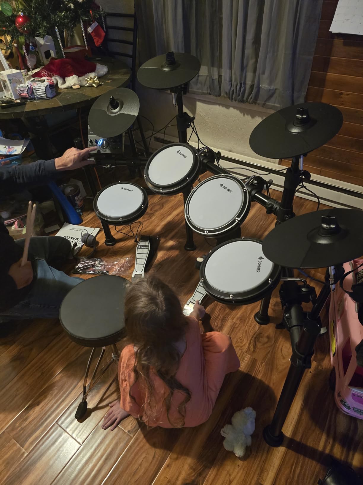 Donner DED-200X Electronic Drum Set, Electric Drum Kit with Quiet Mesh Drum Pads, 2 Cymbals w/Choke, 31 Kits and 450+ Sounds, Throne, Headphones, Sticks, USB MIDI, Melodics Lessons (5 Pads, 4 Cymbals) customer photo 2