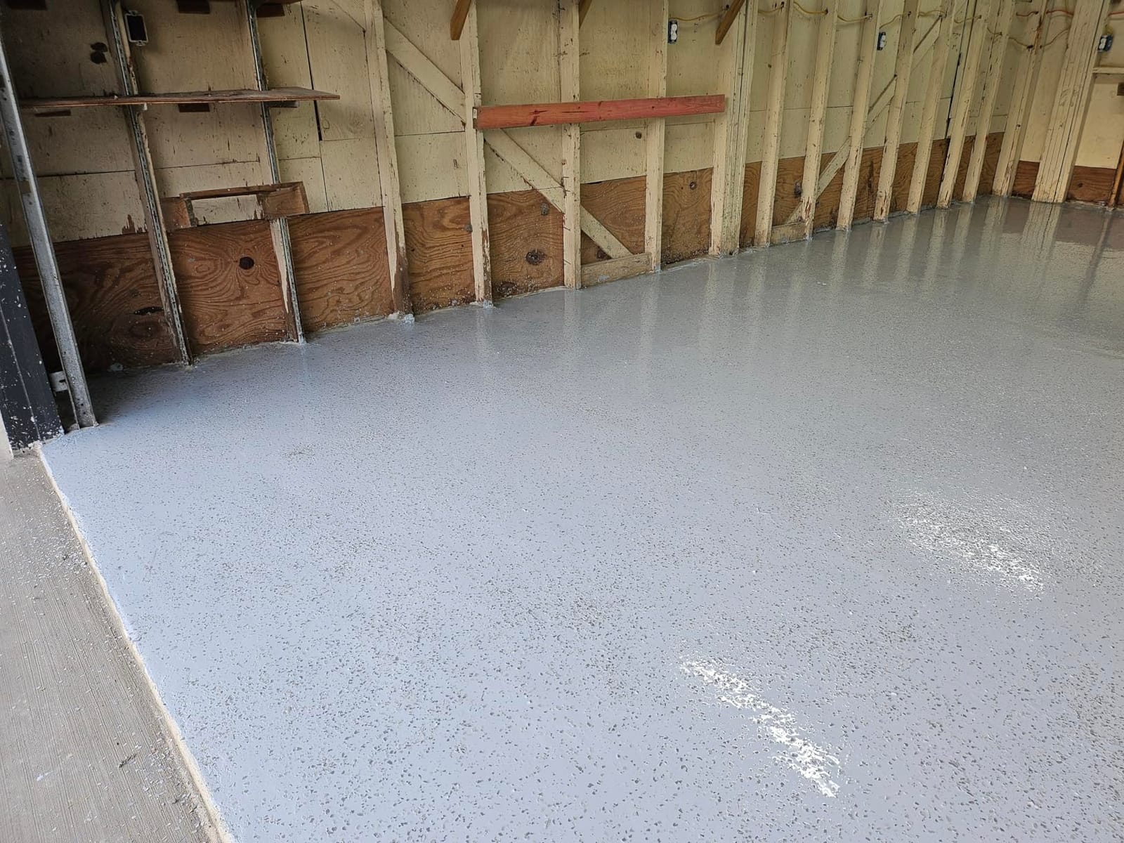 ArmorPoxy Garage Epoxy Floor Kit - 100% Solids - 2 Part Industrial-Grade Coating w/UltraGlaze Topcoat | DIY Slip & Hot Tire Resistant |300 Sq Ft - Designer Gray - 17 pc kit customer photo 1