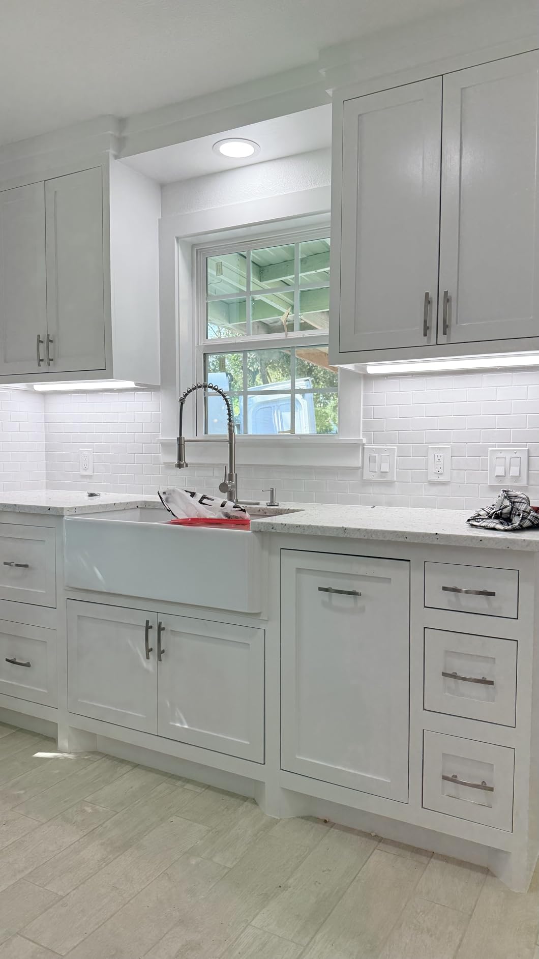 Miuara Double Bowl Farmhouse Sink 33