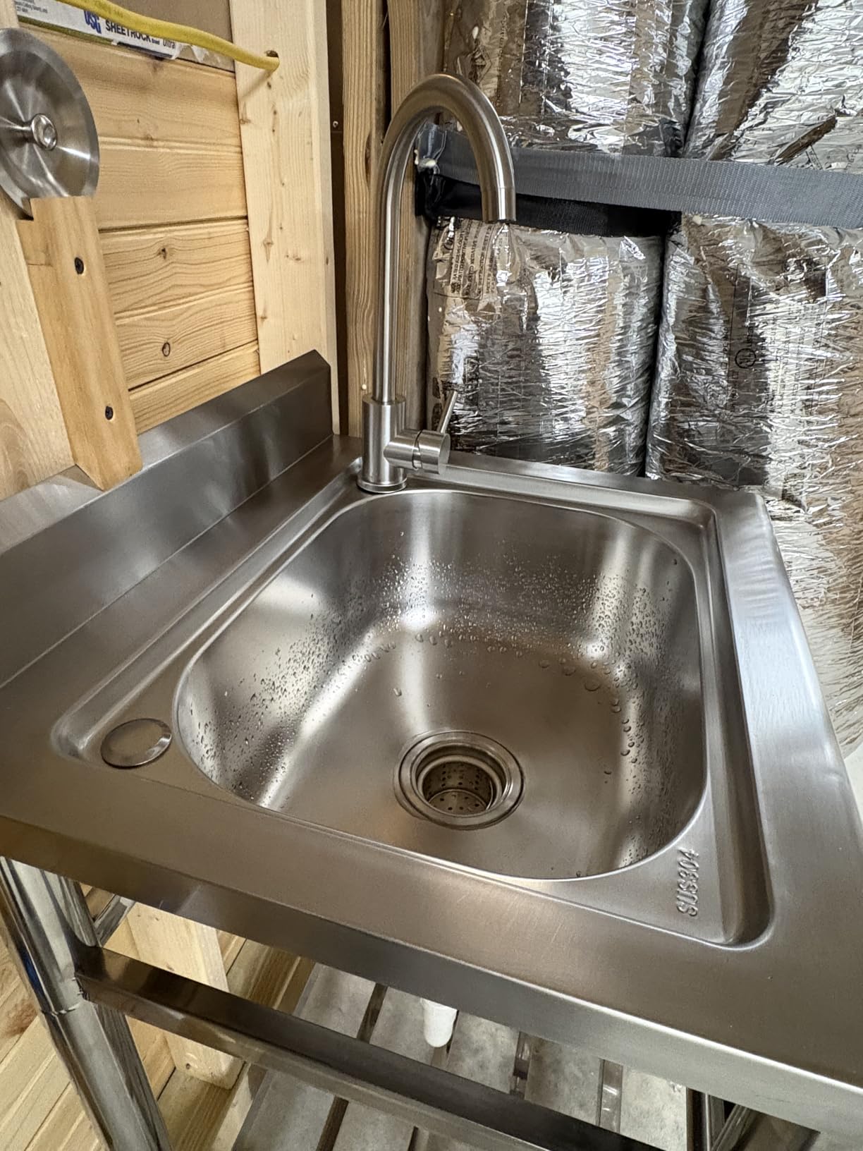 Stainless Steel Utility Sink, Freestanding Single Bowl Garage Sink 22 Inch | Shop Sink for Laundry Room Basement Garden Kitchen Outdoor Indoor, w/t Cold & Hot Water Lines, Rapid Drainage, Easy Setup customer photo 1