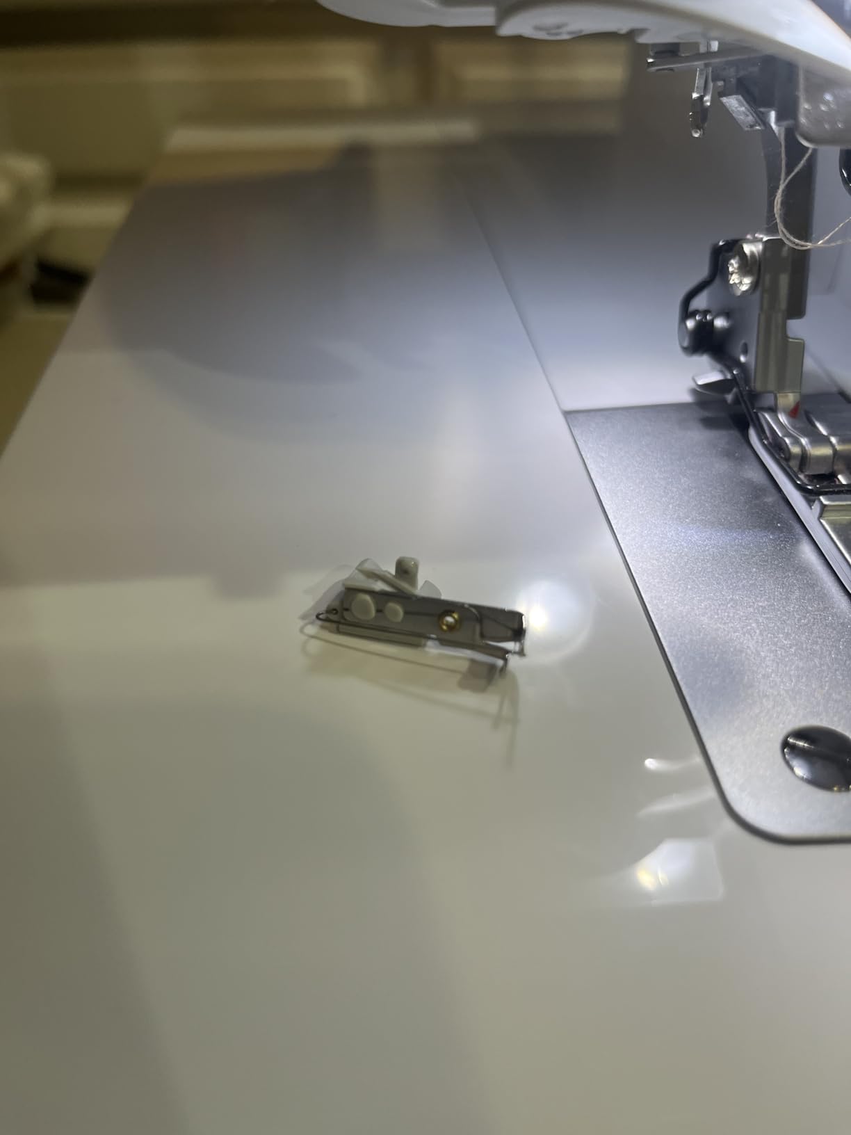 Brother AIR1800 Air Serger Sewing Machine with Jet Air Threading | Jet Air Threading, 2/3/4 Thread, LED Lit Work Area customer photo 1