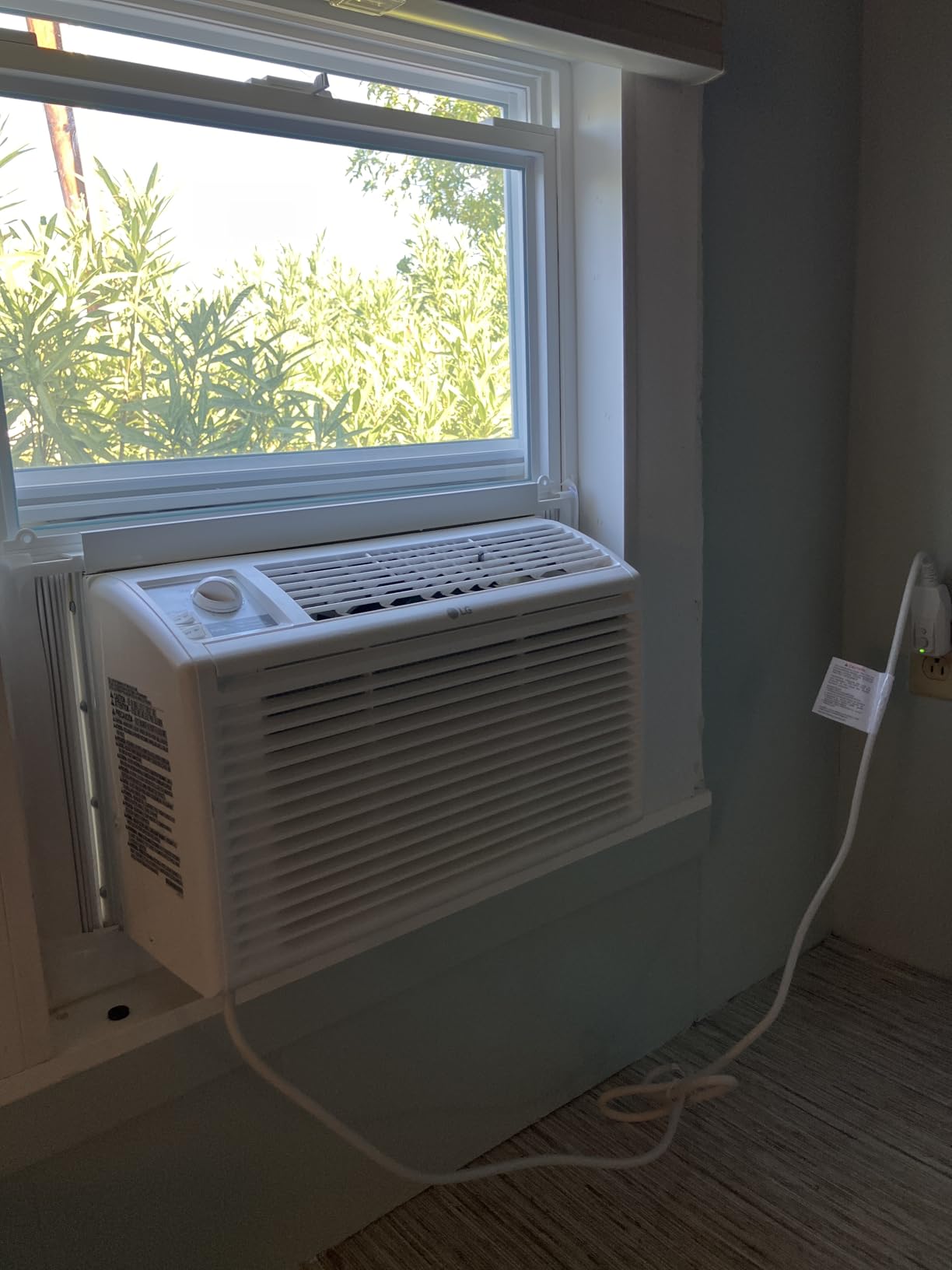 LG 5000 BTU Window Air Conditioners [2023 New] Easy Mechanical Control Ultra-Quiet Compact-size Cools Washable Filter 150 Sq.Ft. for Small Room AC Unit air conditioner Easy Installation White LW5023 customer photo 2